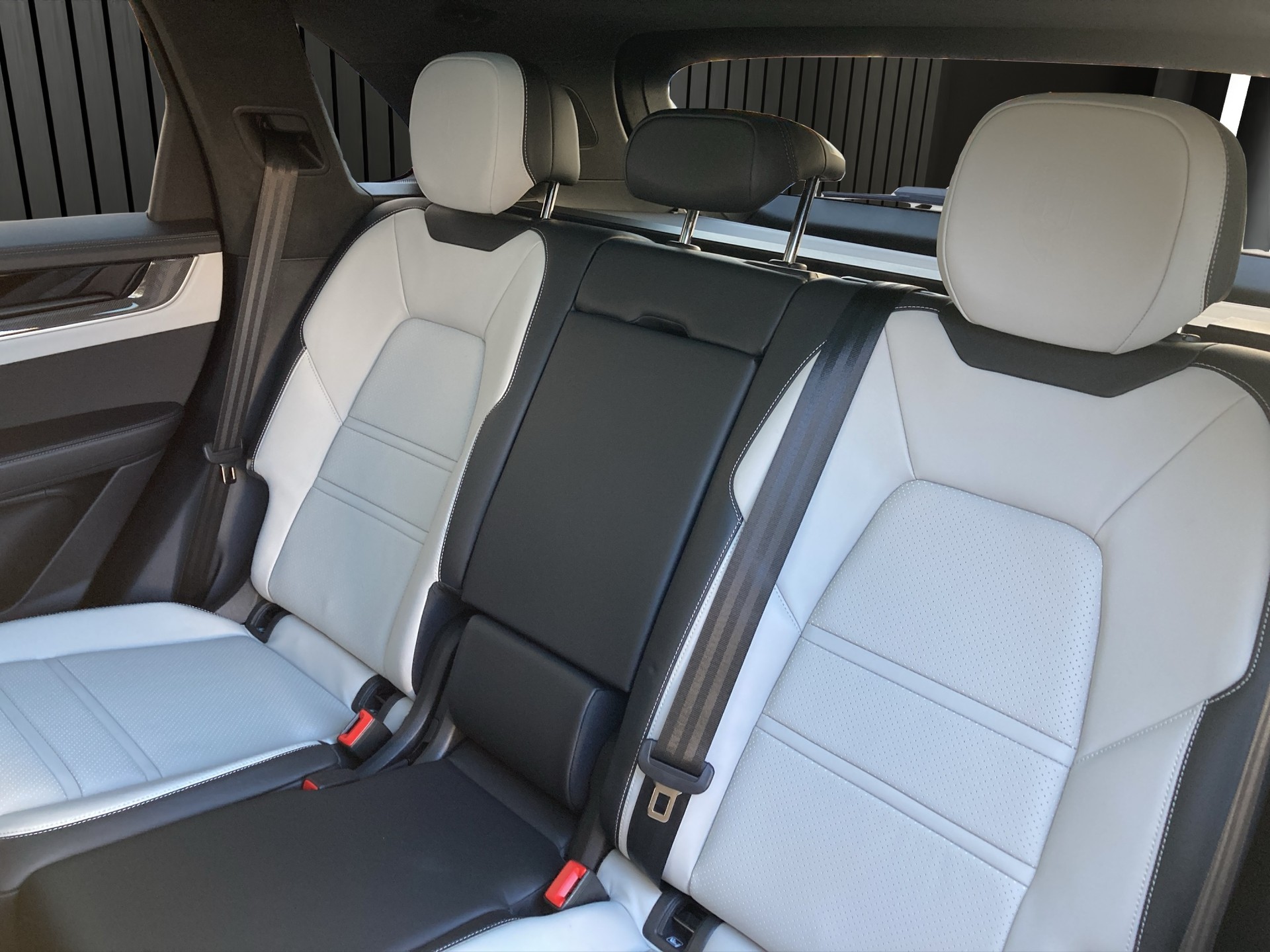 PORSCHE Cayenne 4.0 V8 Turbo E-Hybrid-image-11