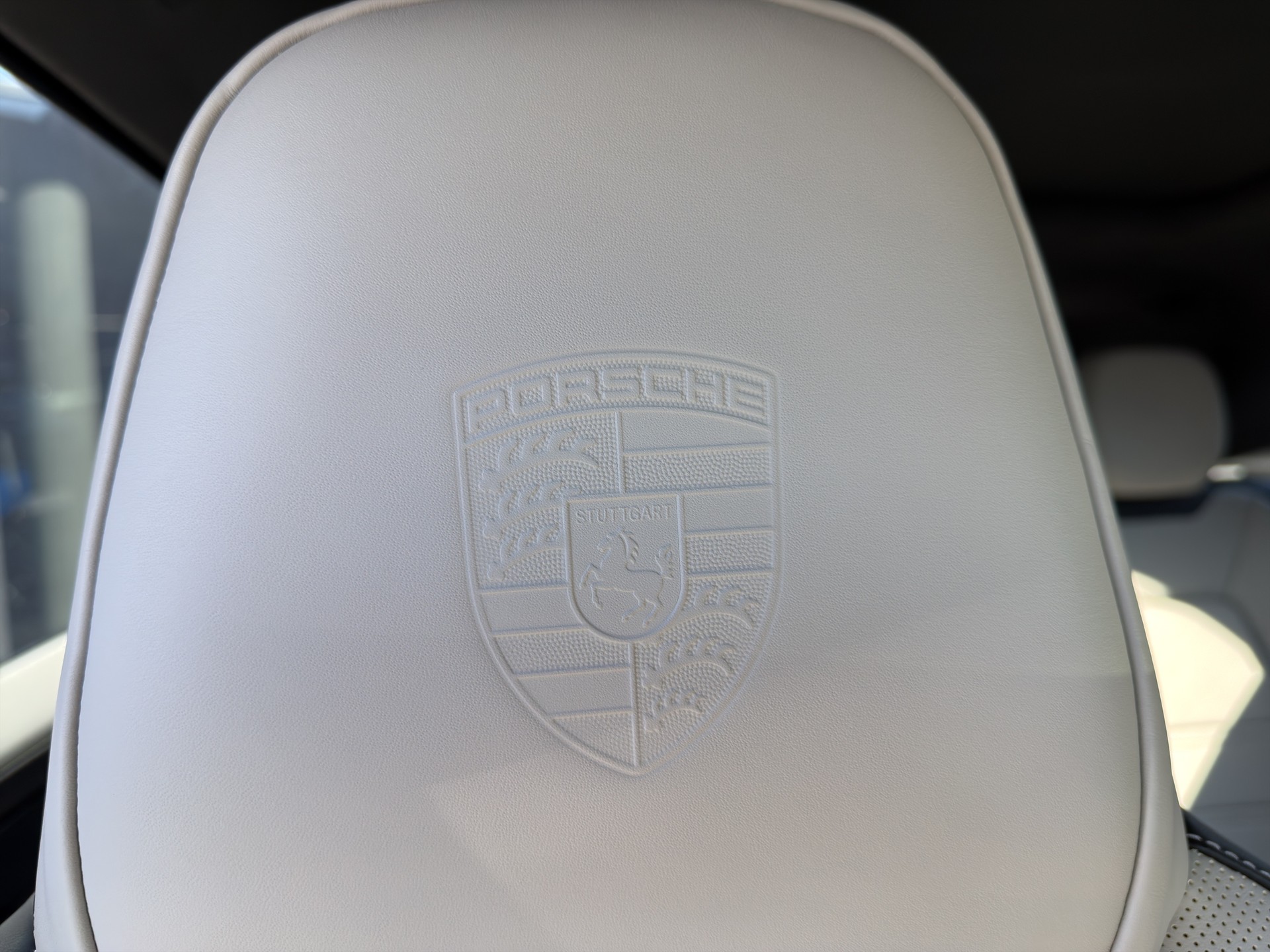 PORSCHE Cayenne Turbo E-Hybrid-image-26