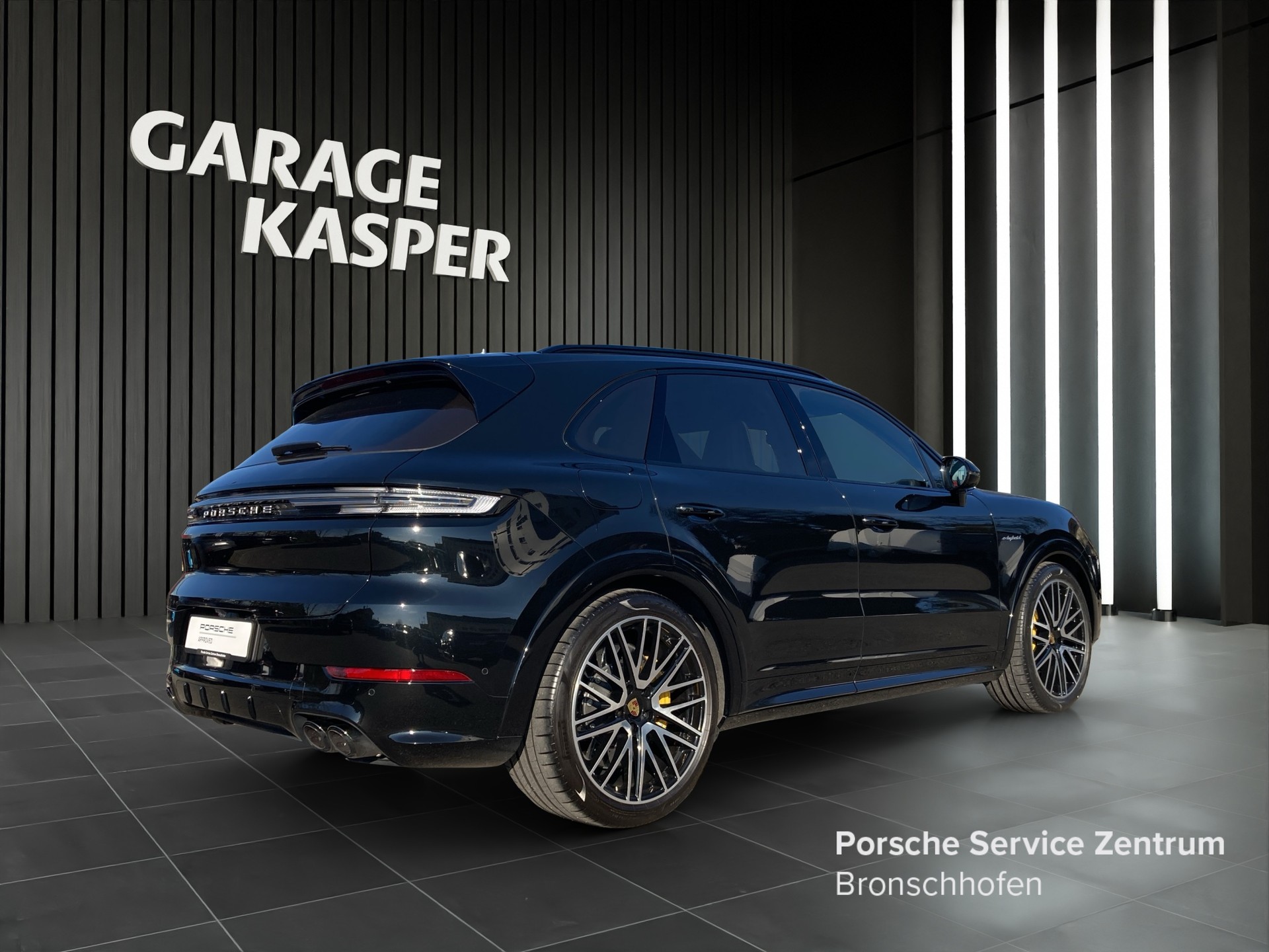 PORSCHE Cayenne 4.0 V8 Turbo E-Hybrid-image-4