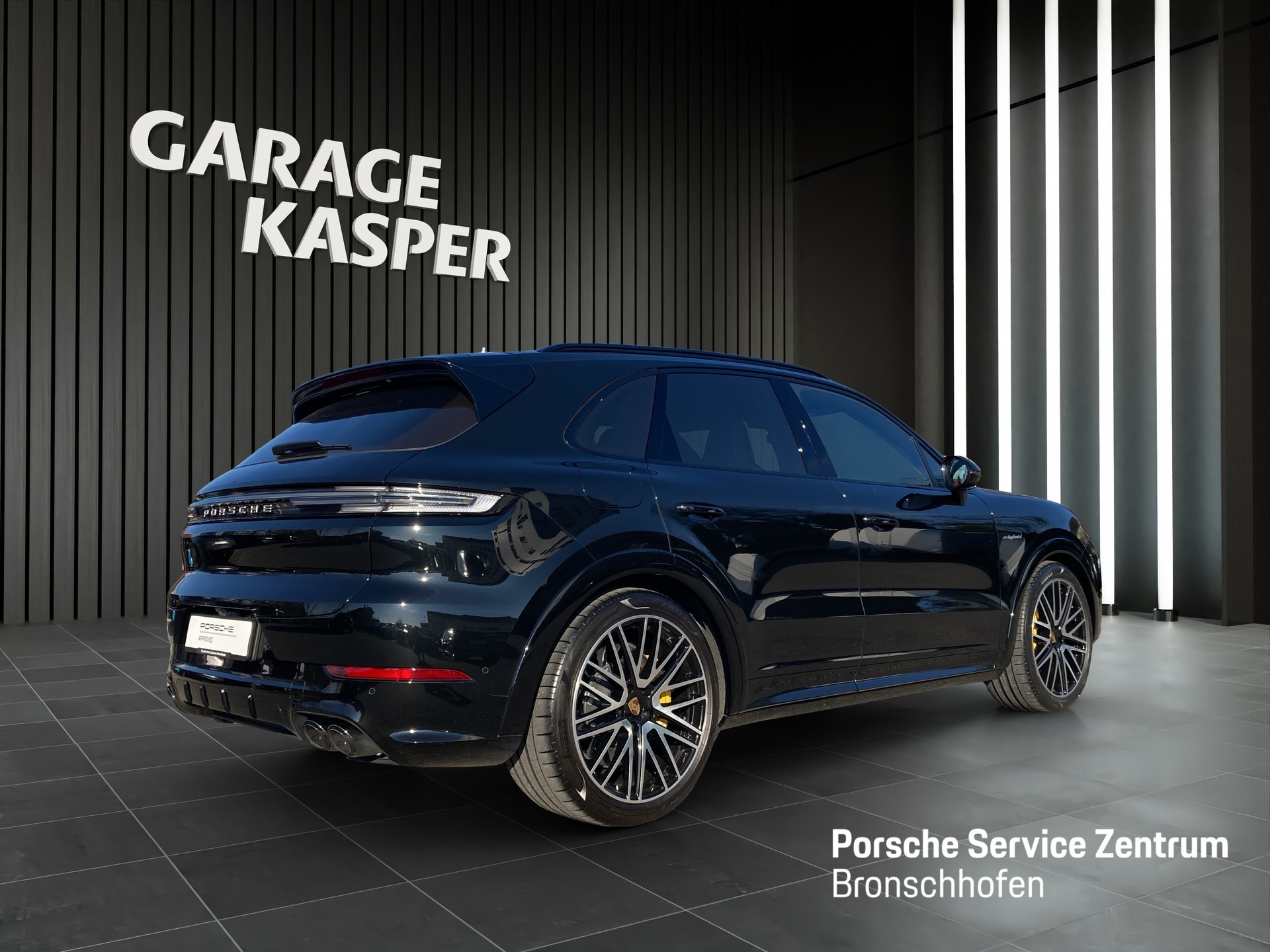 PORSCHE Cayenne Turbo E-Hybrid-image-4
