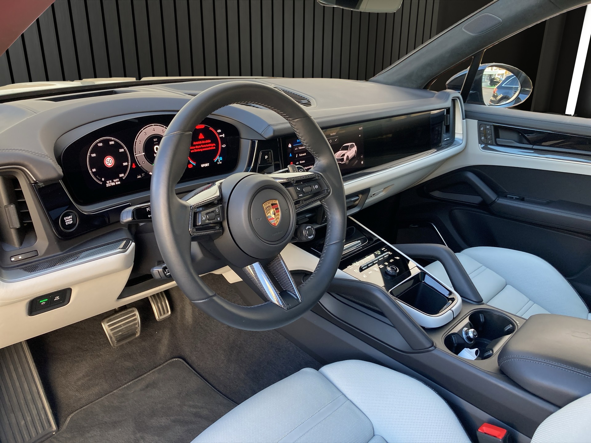 PORSCHE Cayenne Turbo E-Hybrid-image-11