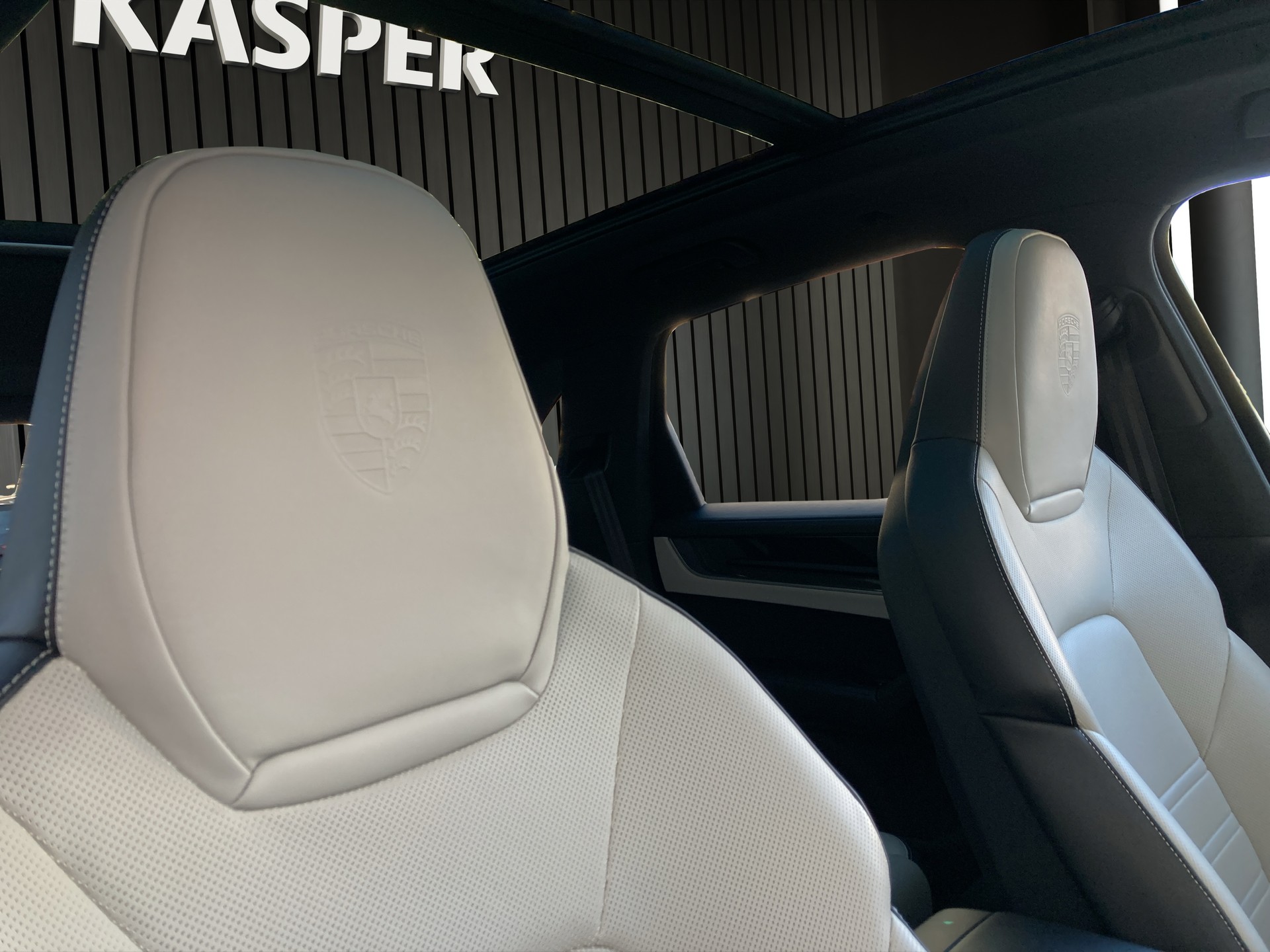PORSCHE Cayenne Turbo E-Hybrid-image-18