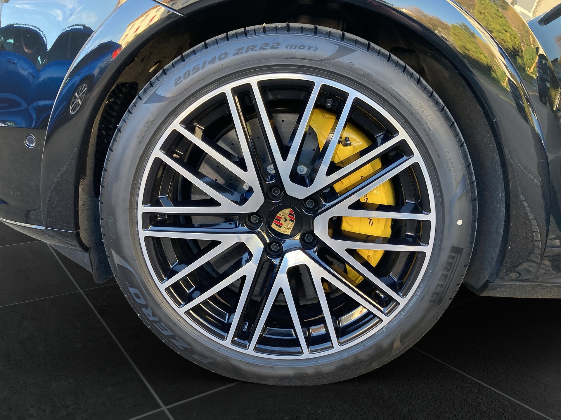 PORSCHE Cayenne Turbo E-Hybrid-image-9