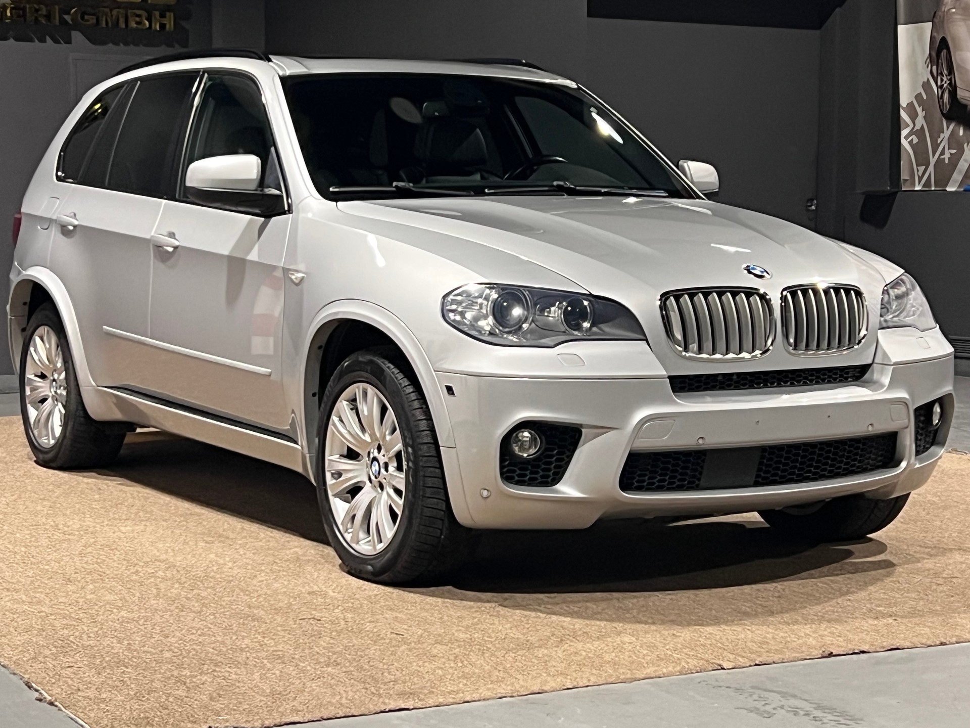 BMW X5 xDrive 50i Steptronic-image-0