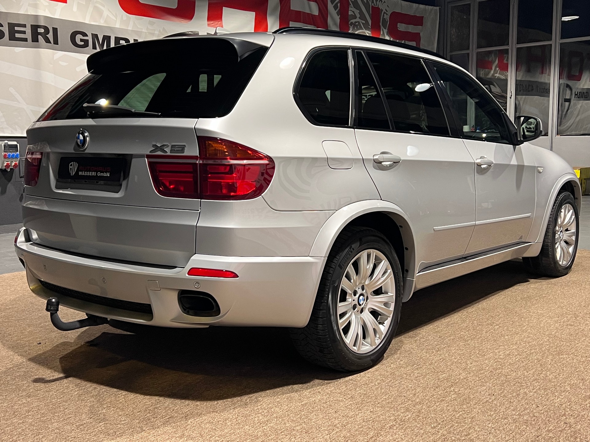 BMW X5 xDrive 50i Steptronic-image-2