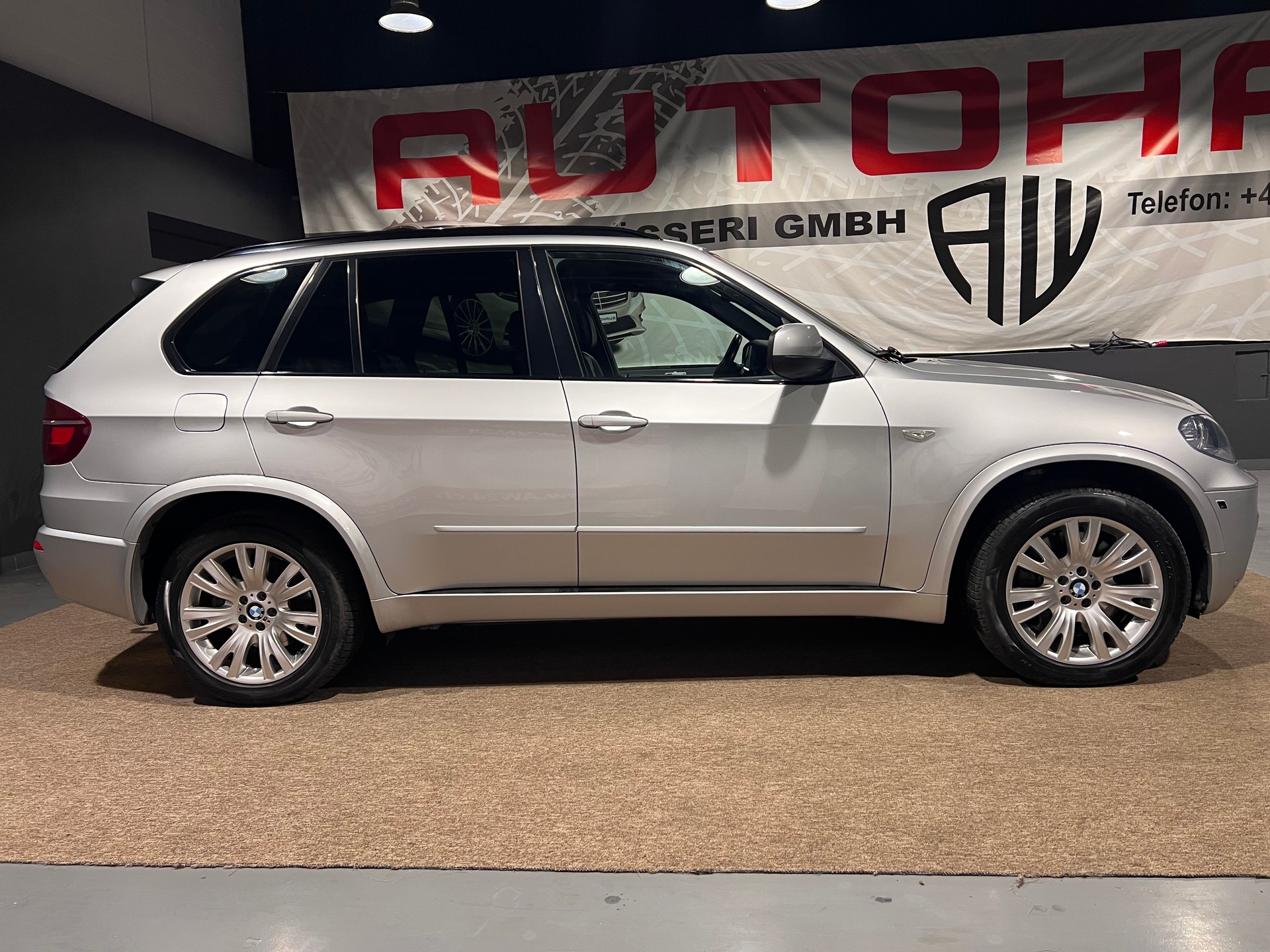 BMW X5 xDrive 50i Steptronic-image-1