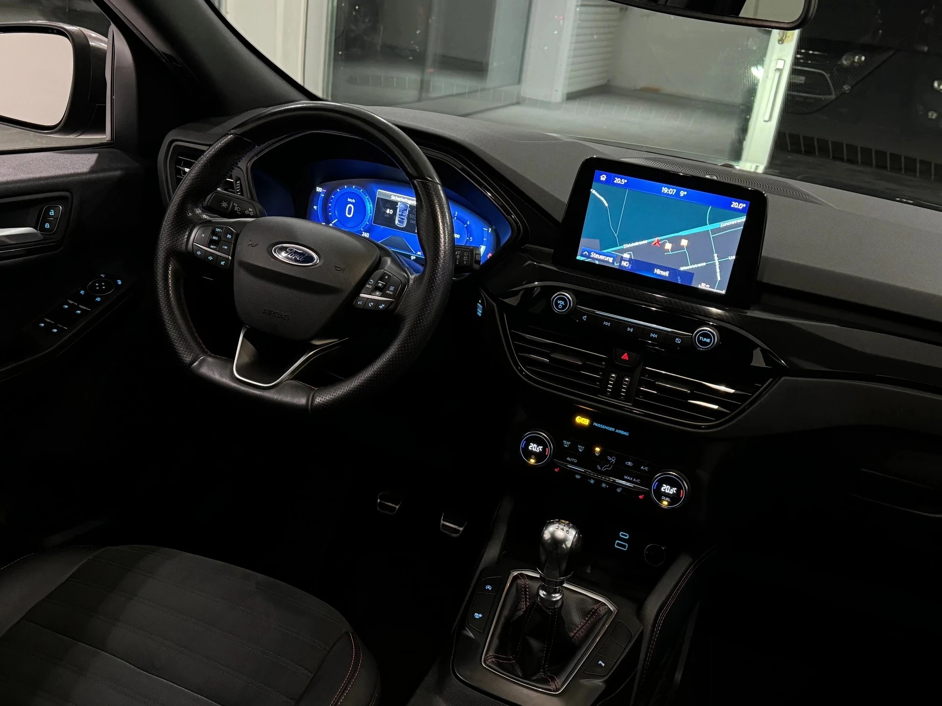FORD Kuga 2.0 EcoBlue Hybrid ST-Line X 2WD-image-11