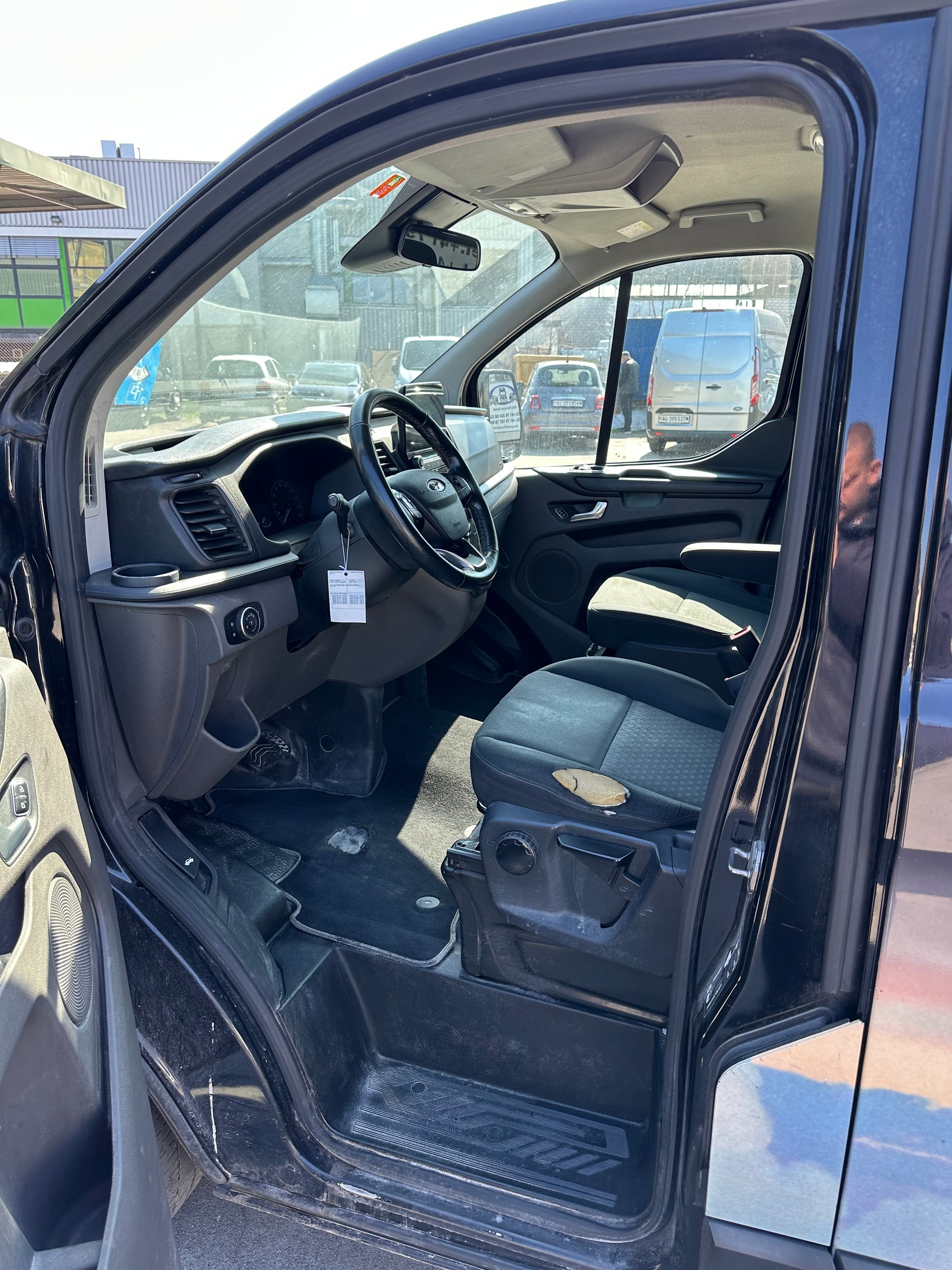 FORD Transit Custom 320 L2H1 Trend A-image-14