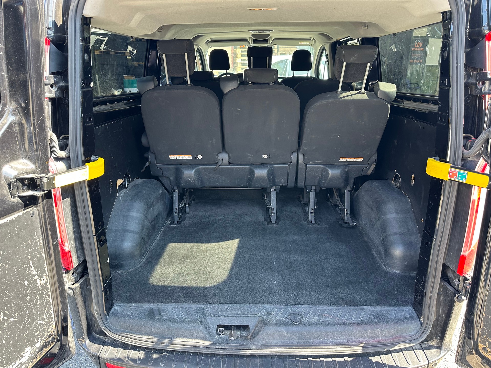 FORD Transit Custom 320 L2H1 Trend A-image-11