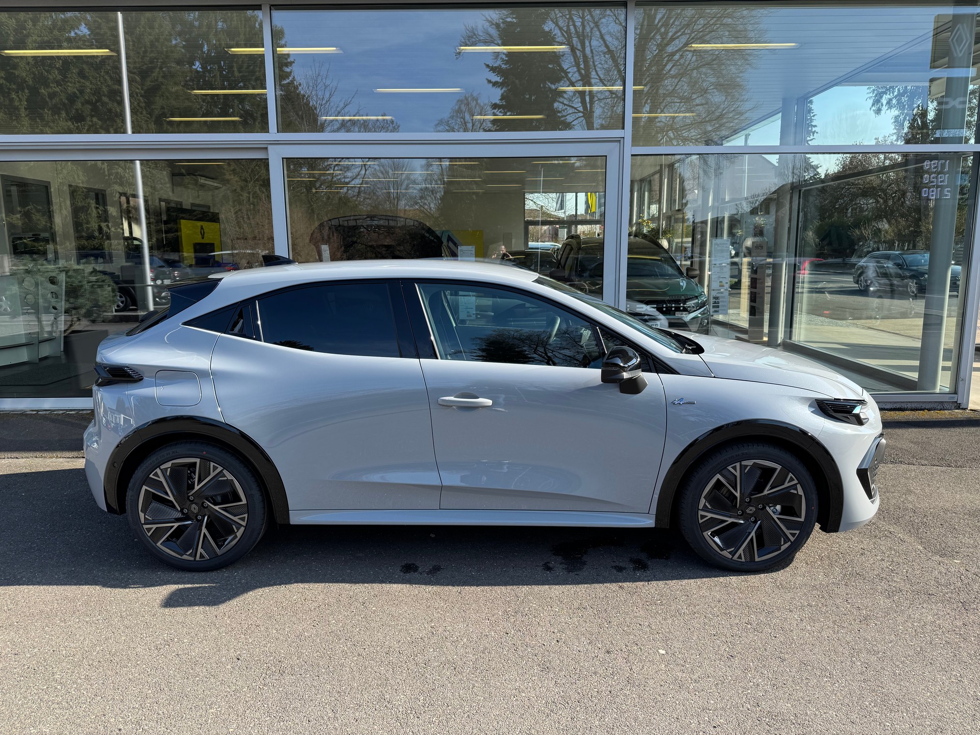 RENAULT Clio 1.8 E-Tech Esprit Alpine-image-1