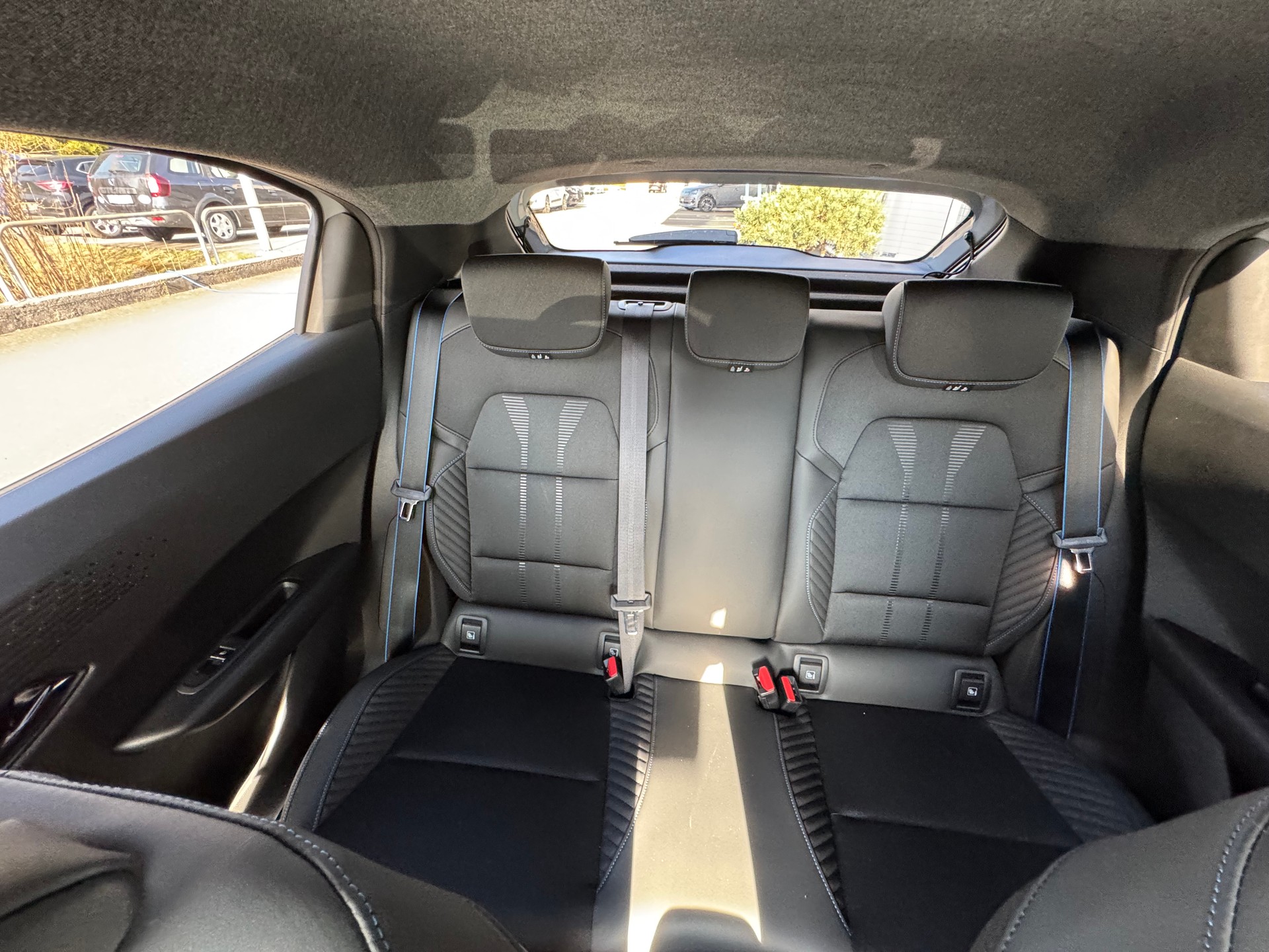 RENAULT Clio 1.8 E-Tech Esprit Alpine-image-15