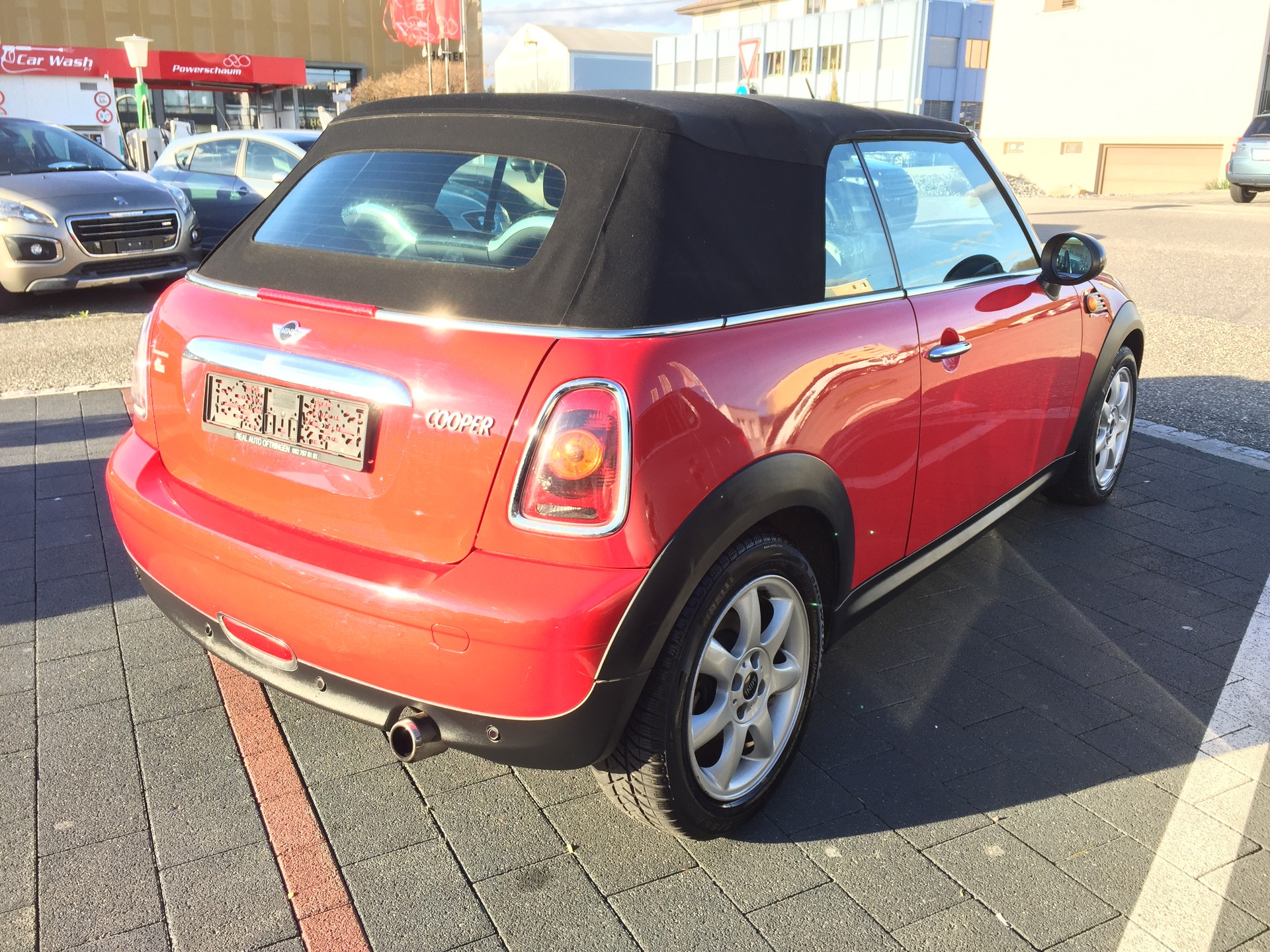 MINI Cooper Cabriolet-image-4