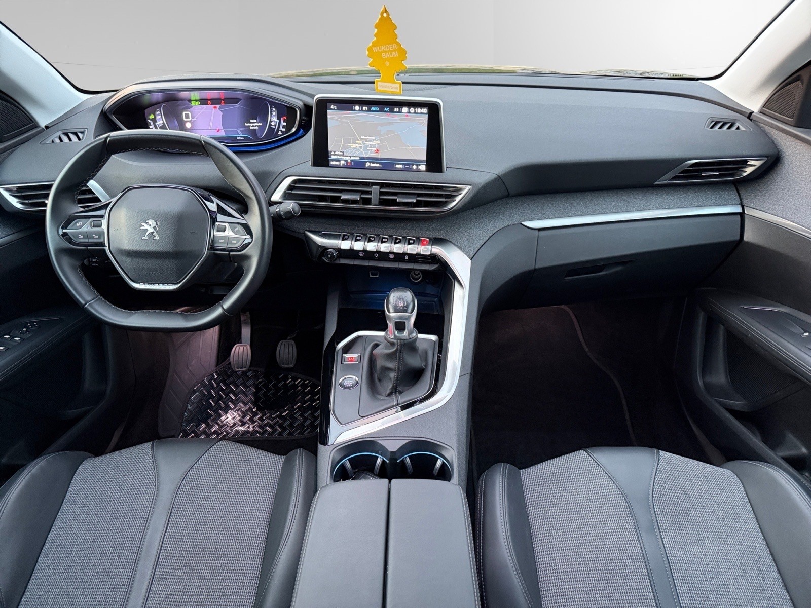 PEUGEOT 3008 1.2 PureTech Active-image-9