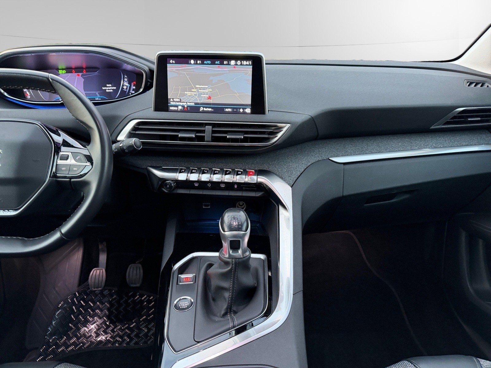 PEUGEOT 3008 1.2 PureTech Active-image-10
