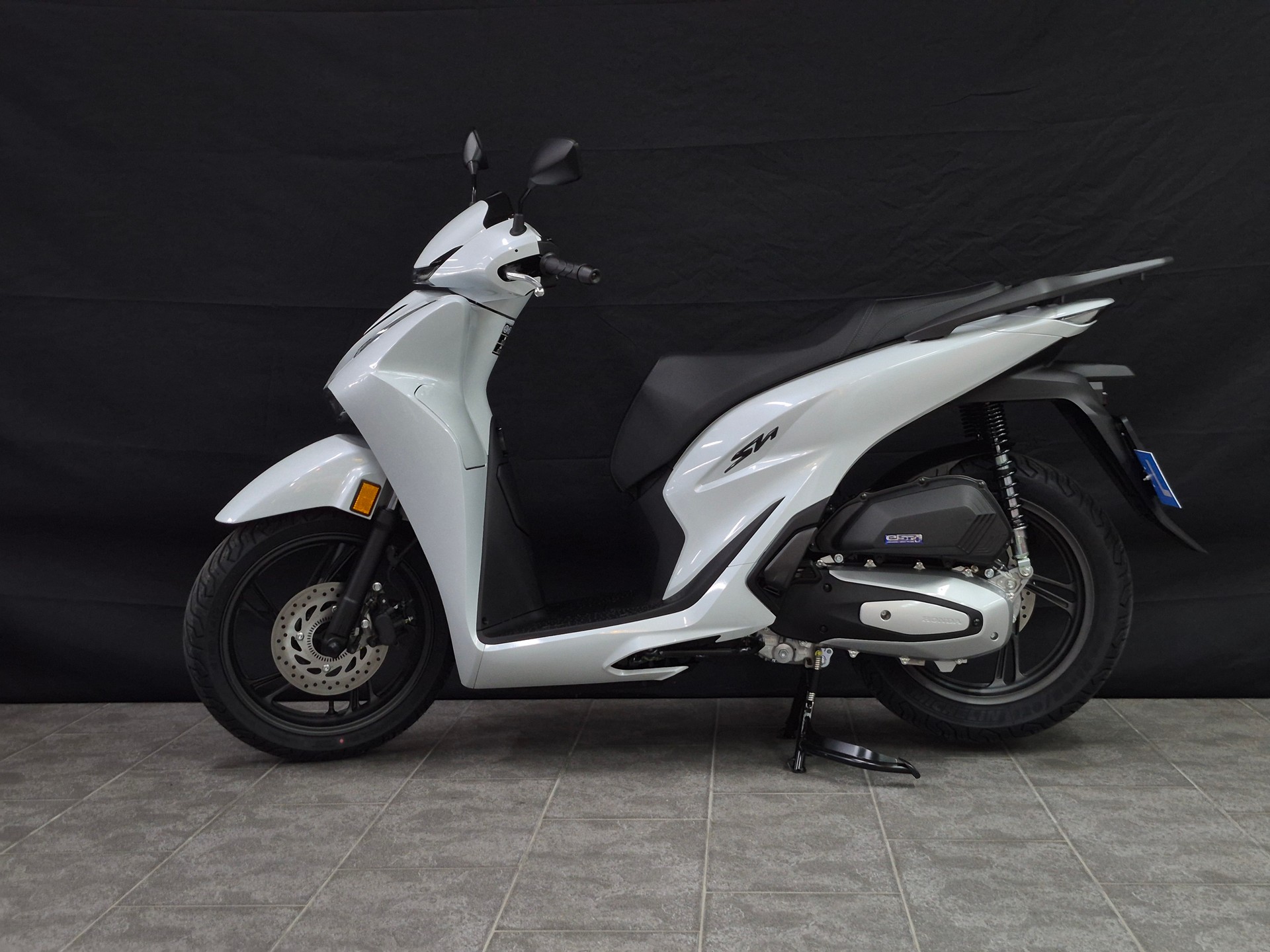 HONDA SH 125-showroom-element-1