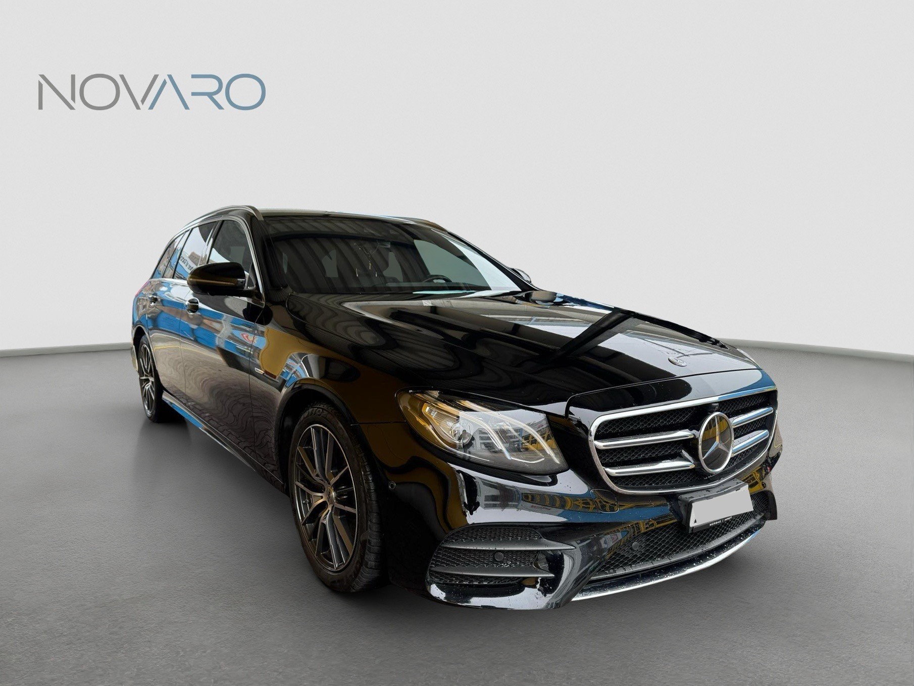 MERCEDES-BENZ E 220 d AMG Line 4Matic 9G-Tronic-image-11