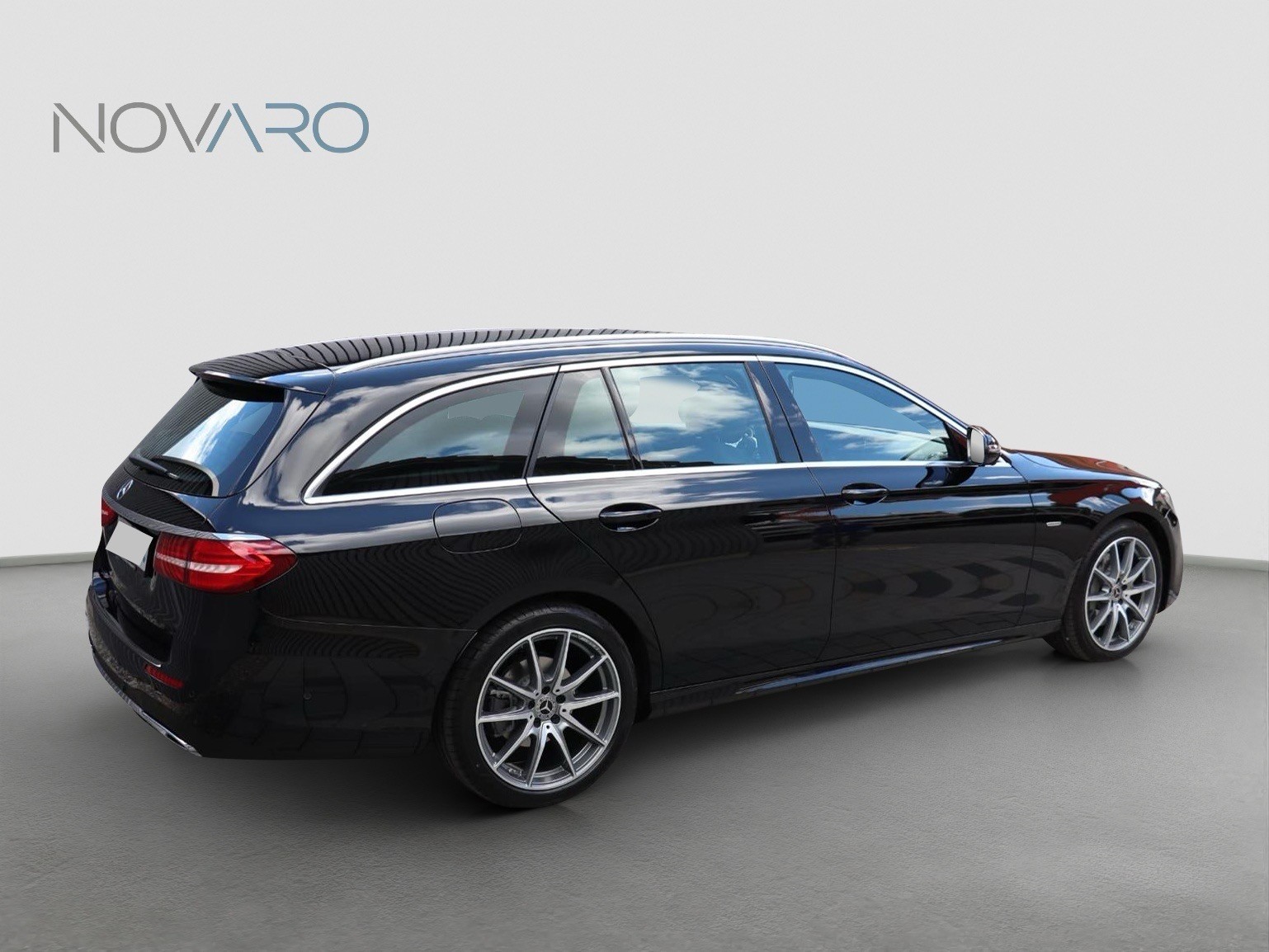 MERCEDES-BENZ E 220 d AMG Line 4Matic 9G-Tronic-image-3