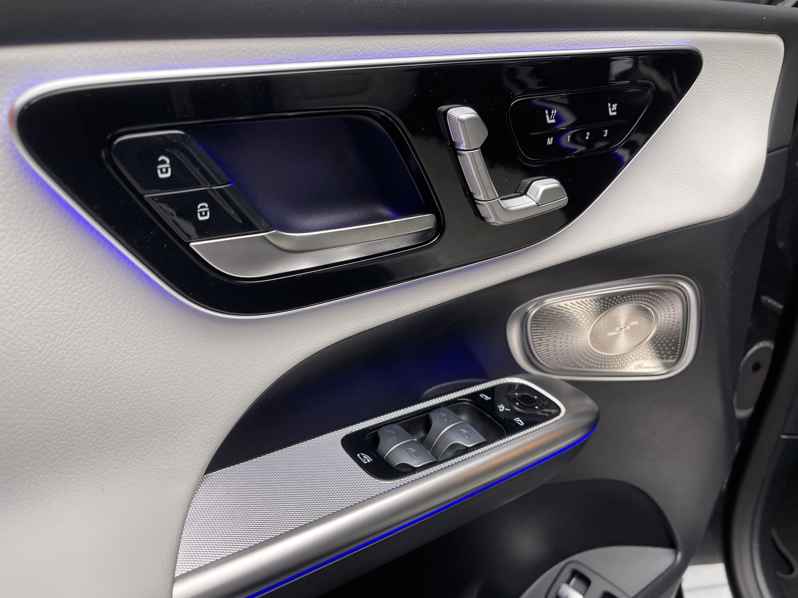 MERCEDES-BENZ GLC 300 e 4M 9G-Tronic-image-12