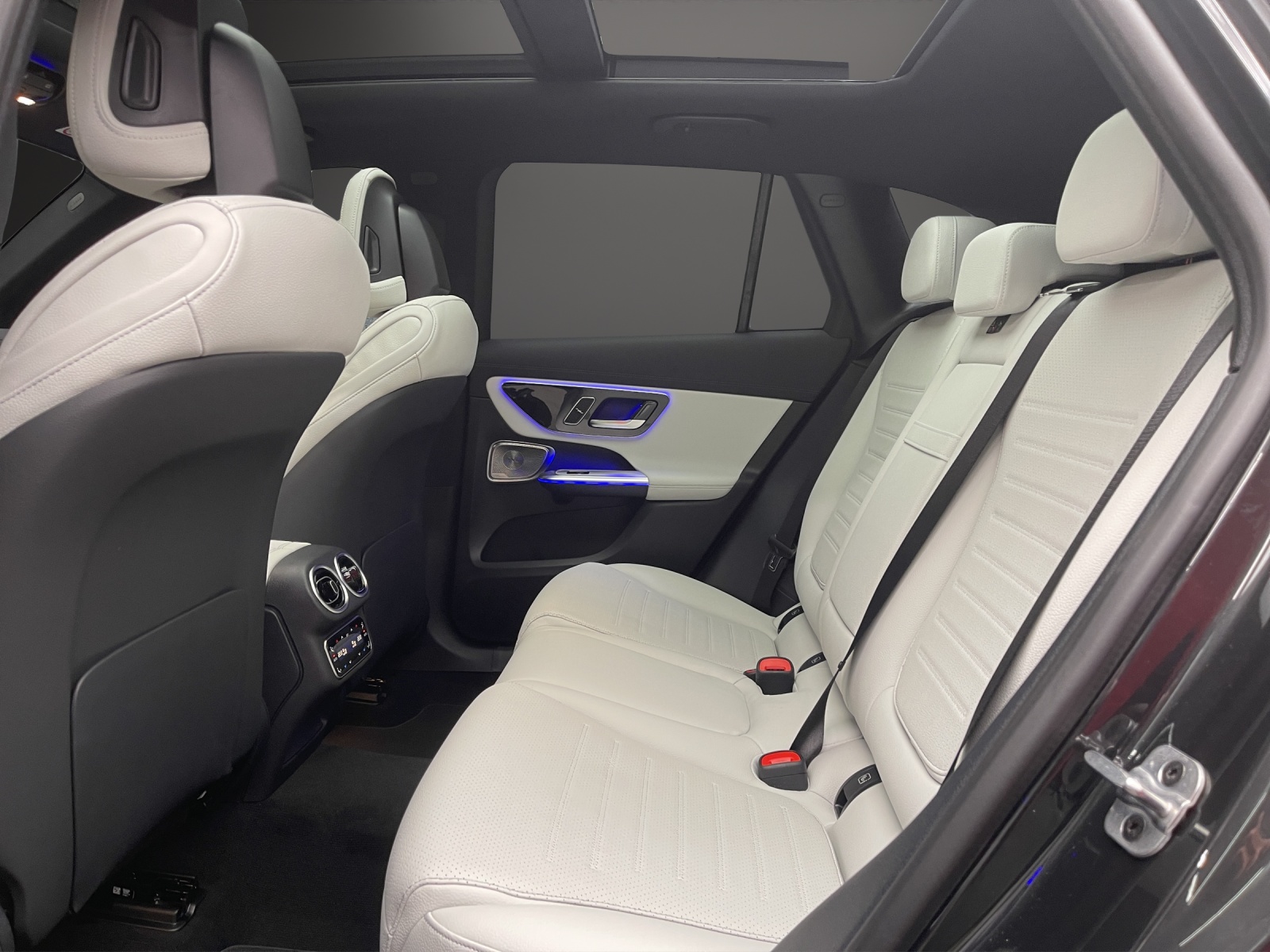 MERCEDES-BENZ GLC 300 e 4M 9G-Tronic-image-10