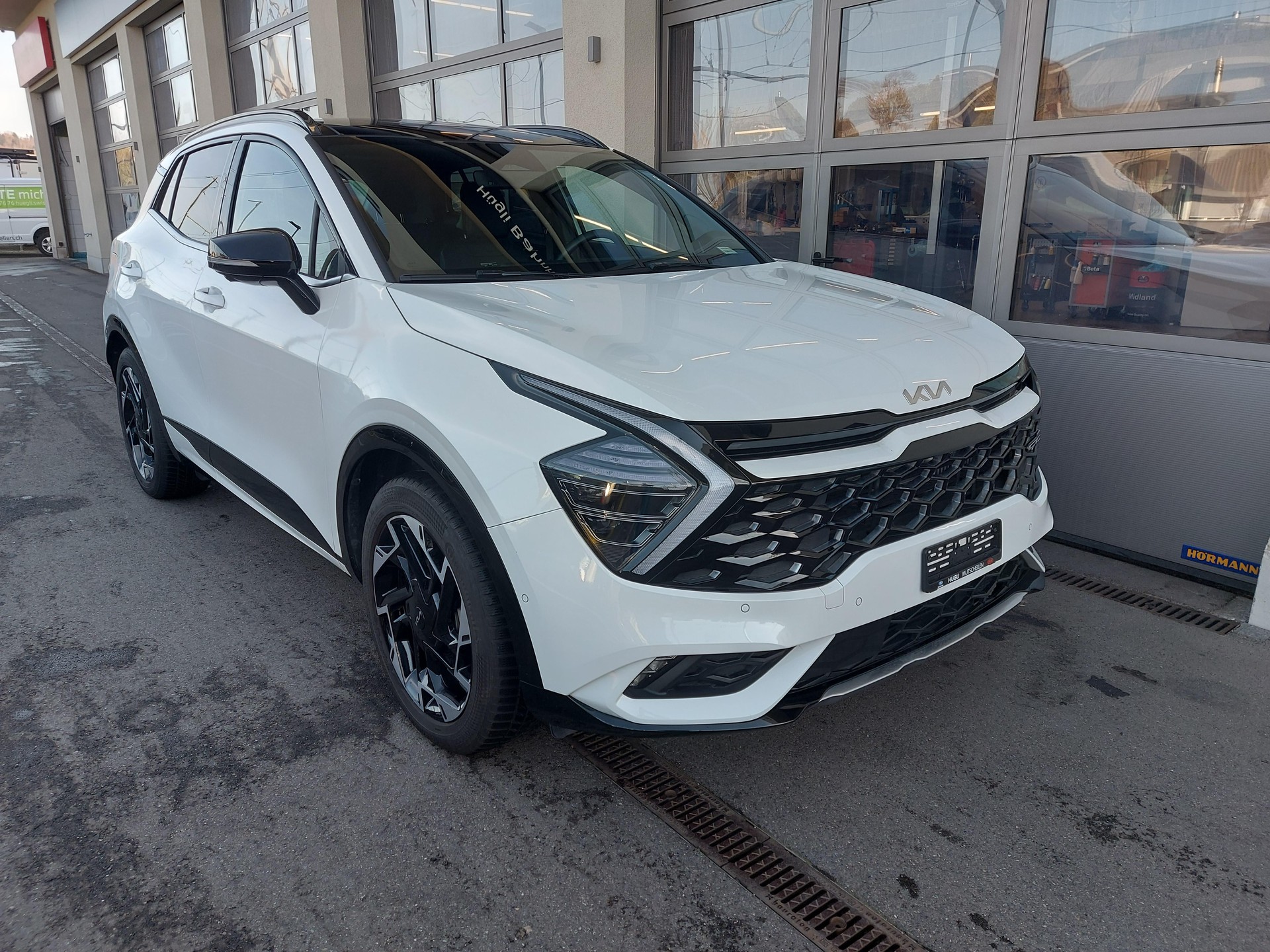KIA Sportage 1.6 T-GDi PHEV GT-Line-image-3