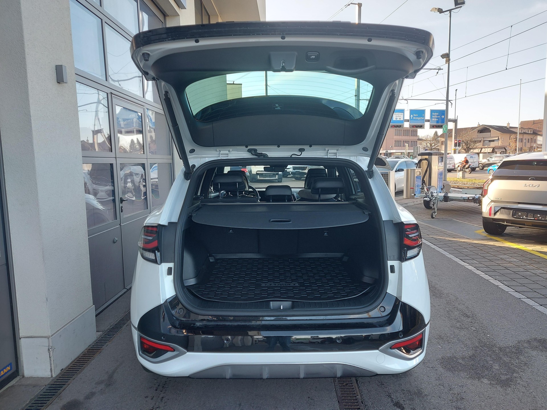 KIA Sportage 1.6 T-GDi PHEV GT-Line-image-9