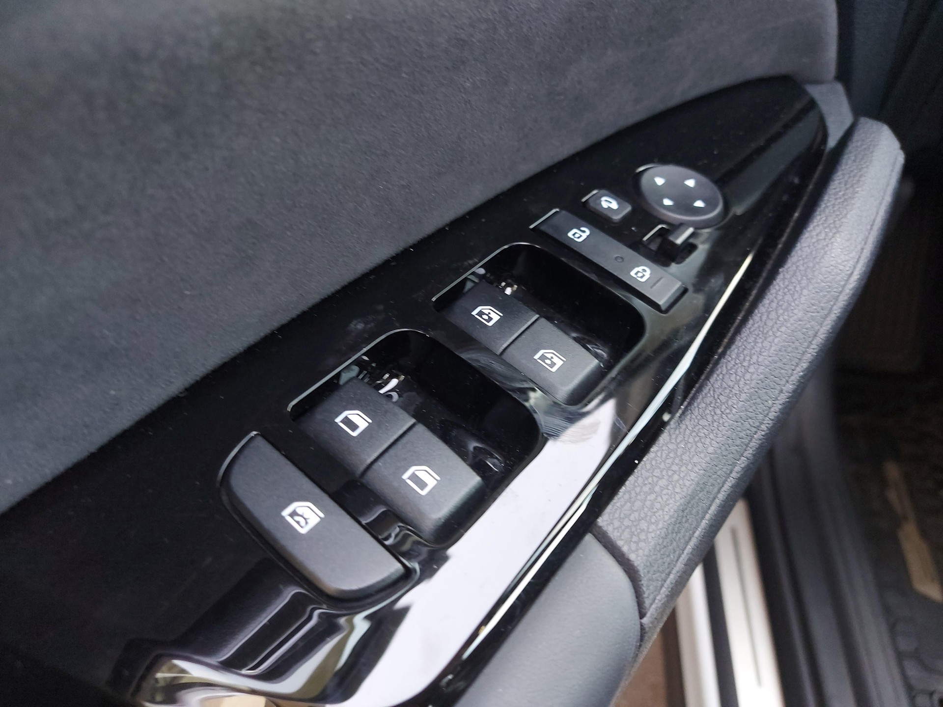 KIA Sportage 1.6 T-GDi PHEV GT-Line-image-13
