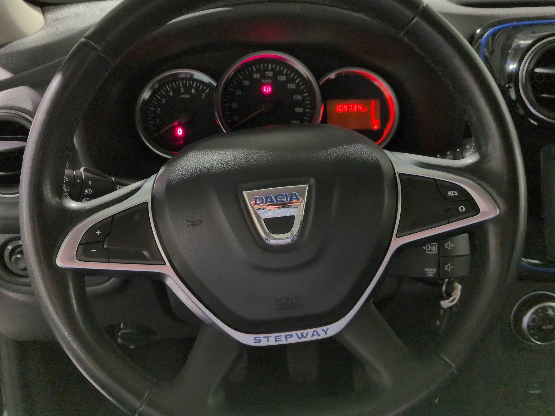 DACIA Sandero TCe 90 Celebration-image-9