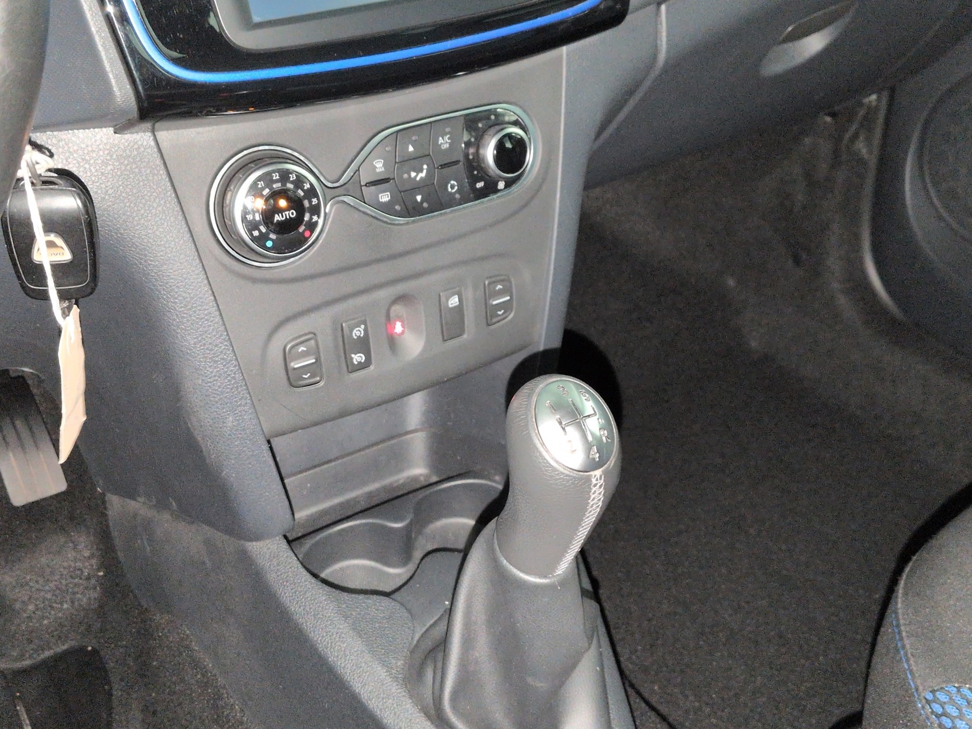 DACIA Sandero TCe 90 Celebration-image-11