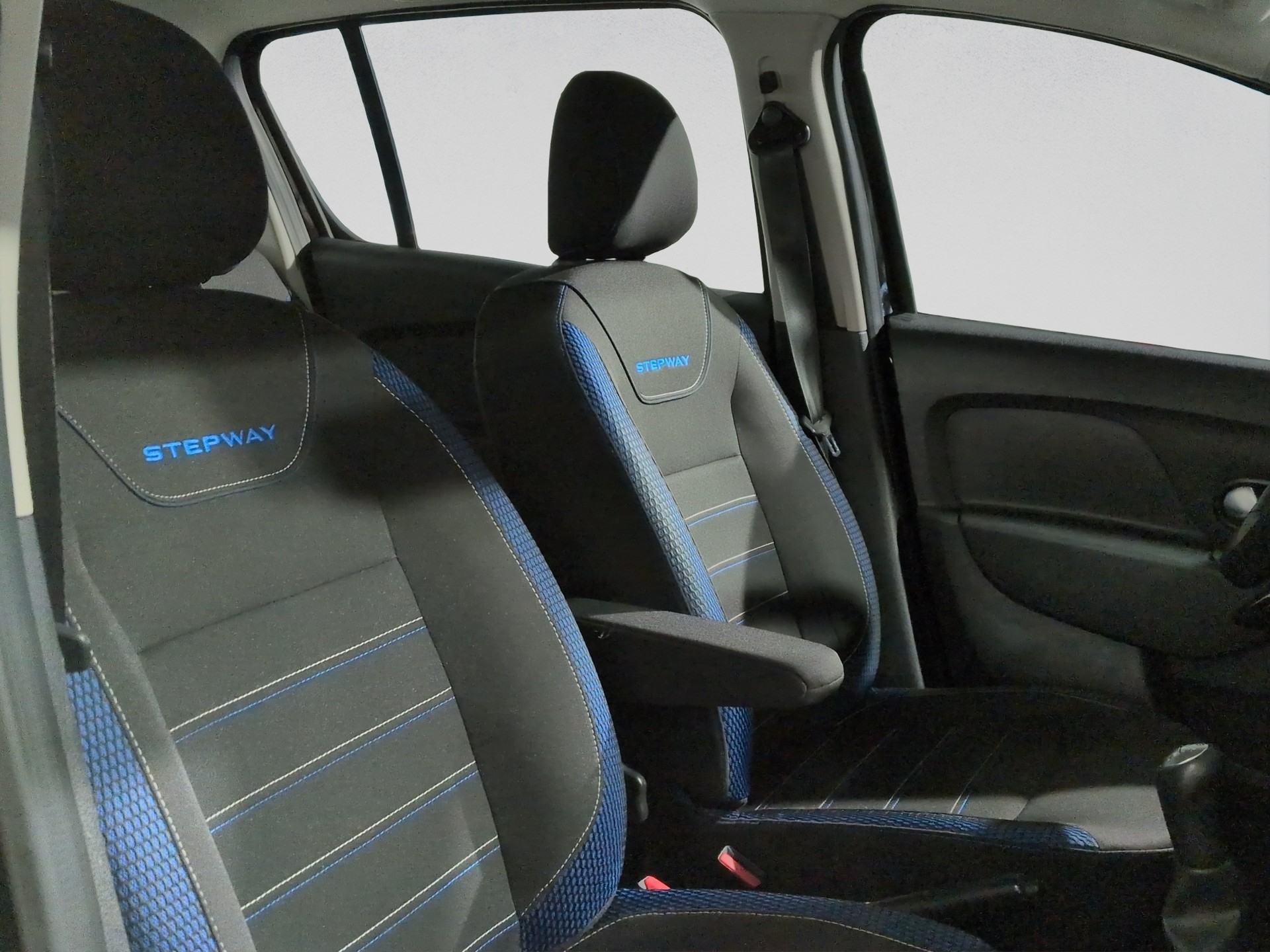 DACIA Sandero TCe 90 Celebration-image-16