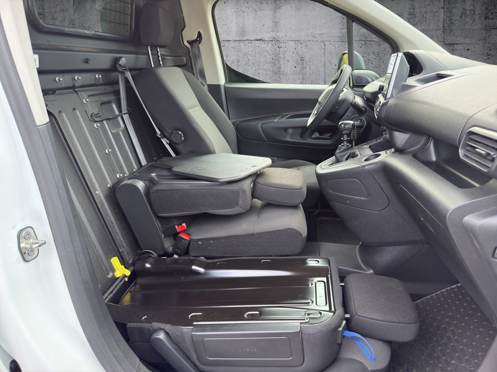 PEUGEOT Partner 1.5 Blue HDi s/s Asphalt 1000kg Rück-seiten Kamera*Tempomat*130PS-image-14