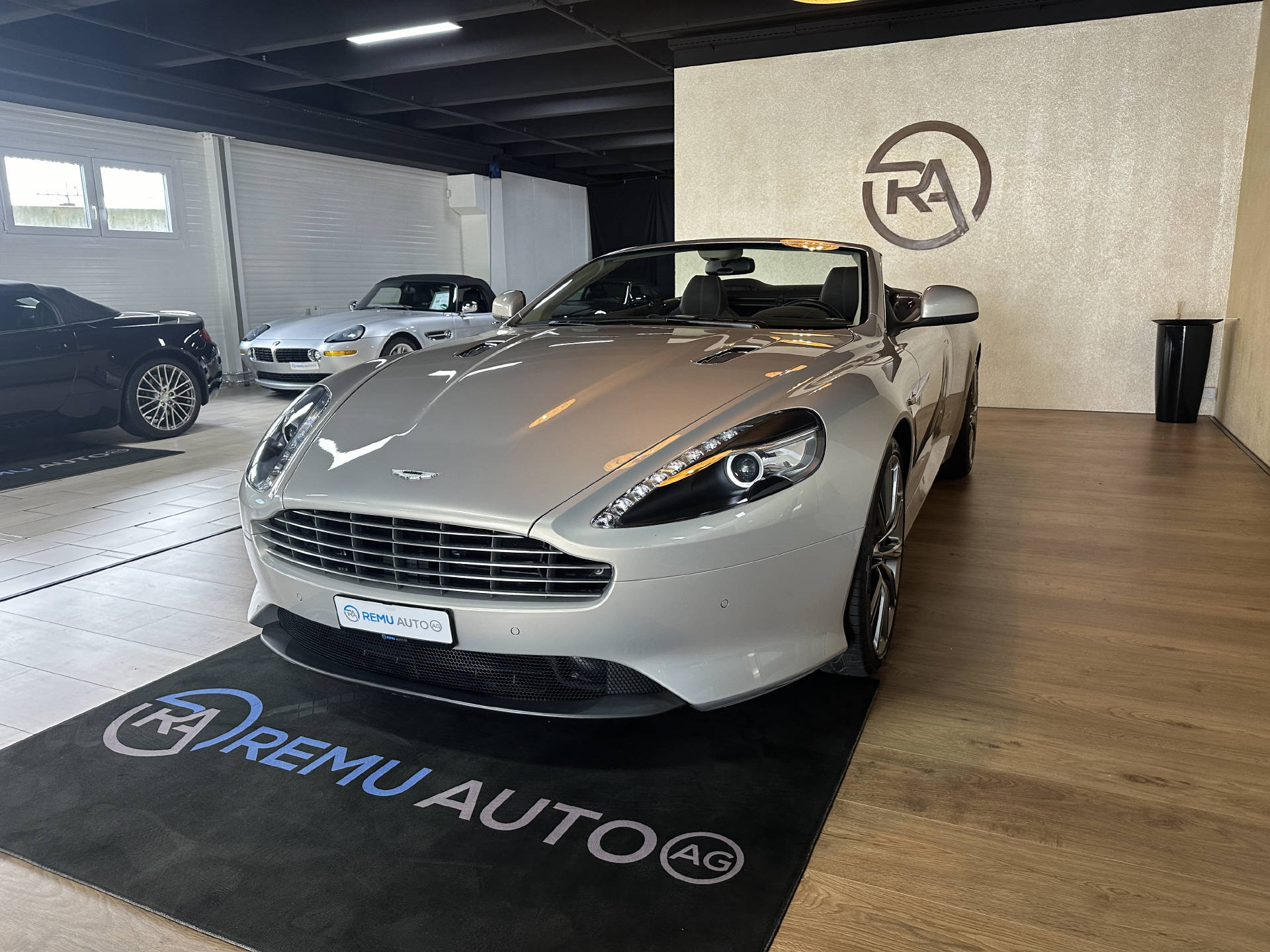ASTON MARTIN Virage Volante V12 5.9-48 Touchtronic2-showroom-element-2