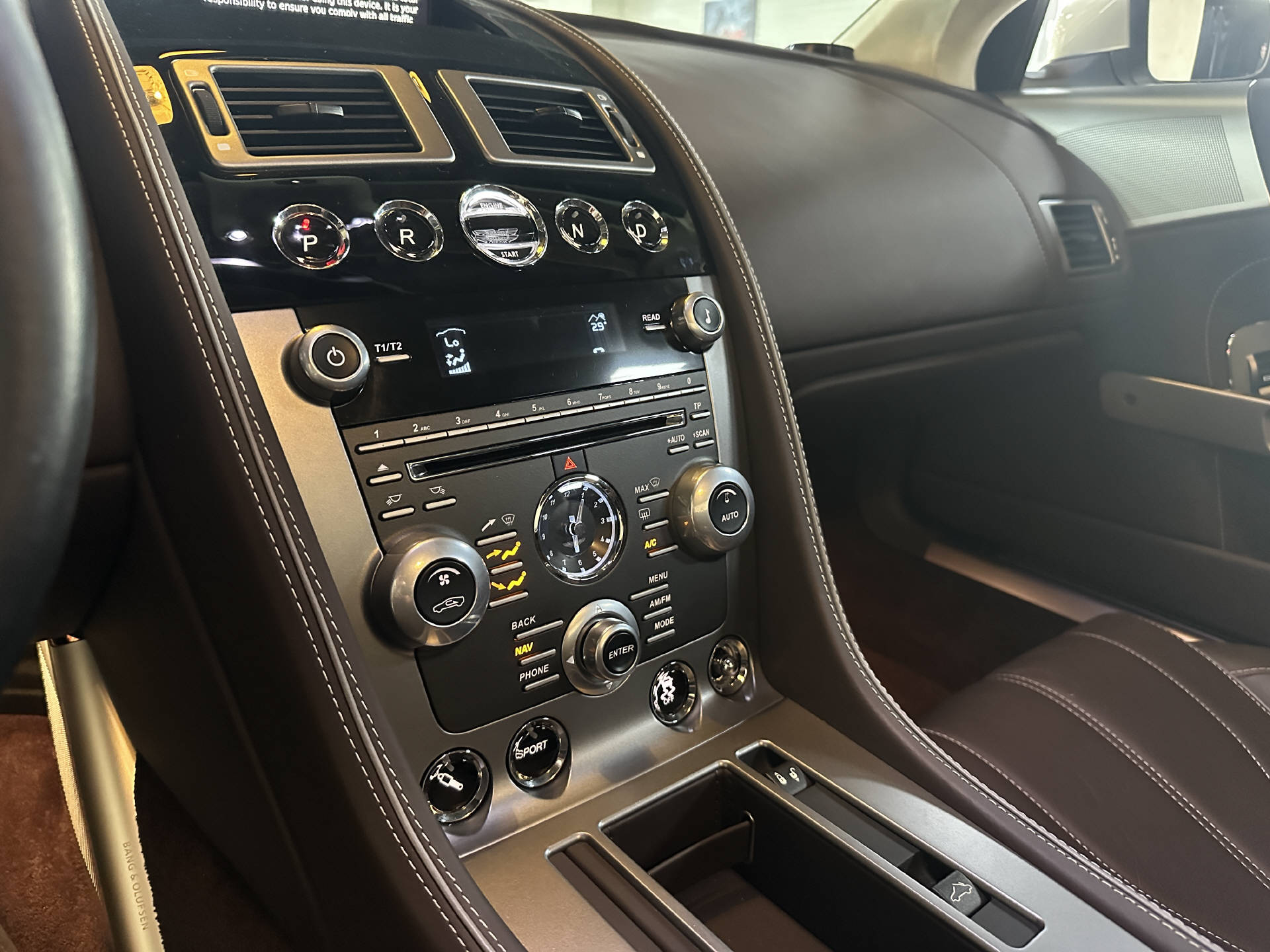 ASTON MARTIN Virage Volante V12 5.9-48 Touchtronic2-image-9