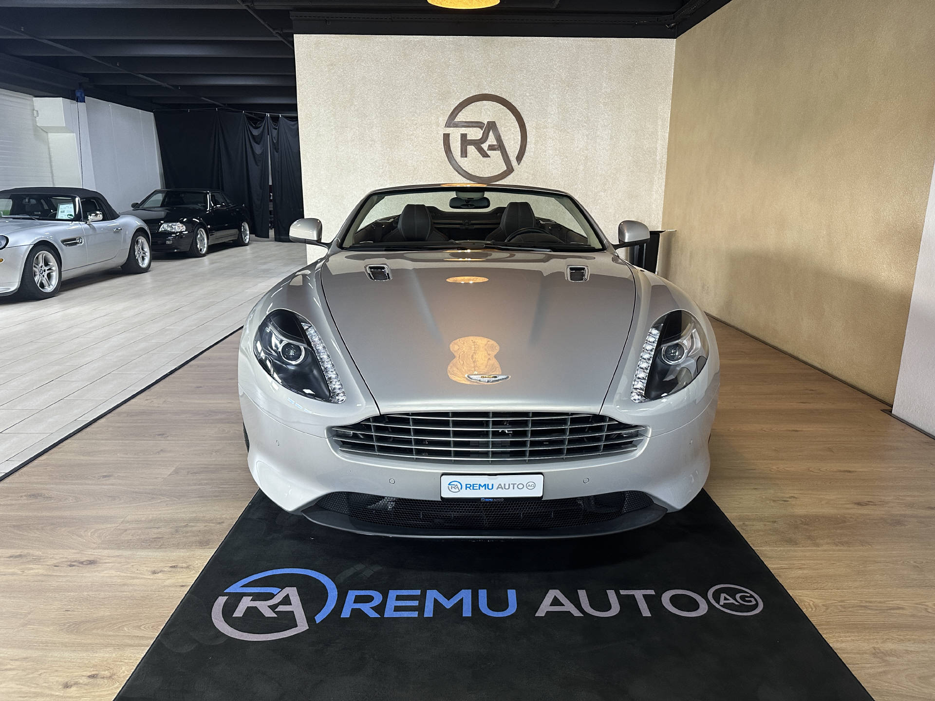 ASTON MARTIN Virage Volante V12 5.9-48 Touchtronic2-showroom-element-1