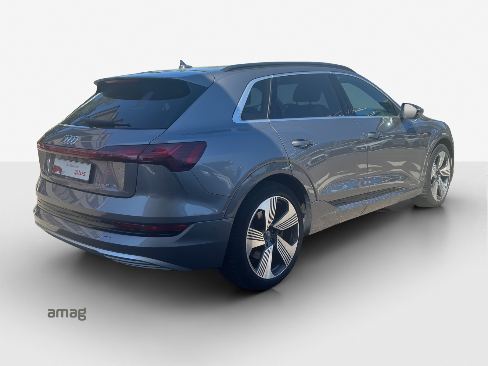 AUDI e-tron 55 Advanced quattro-image-5