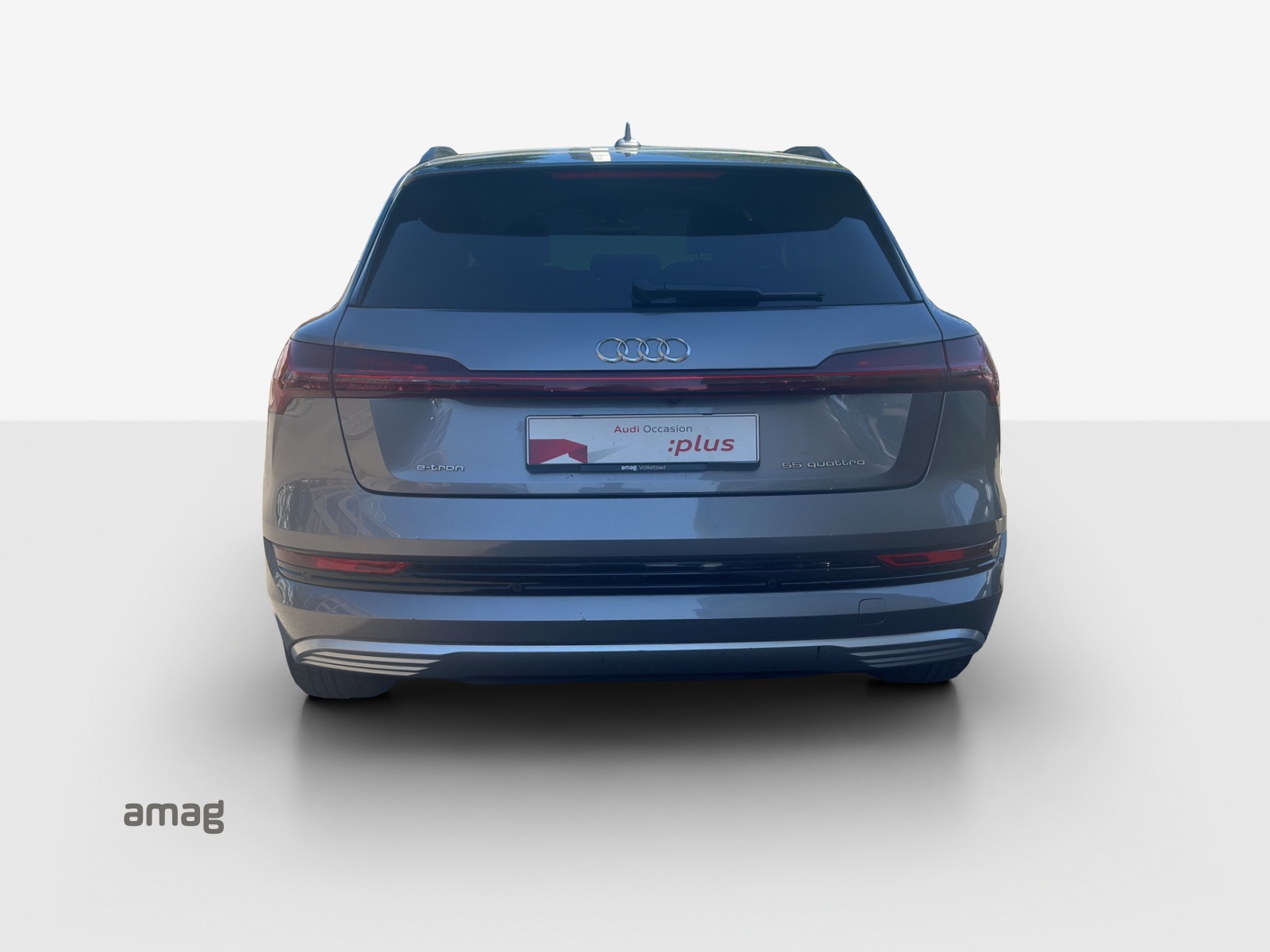AUDI e-tron 55 Advanced quattro-image-4