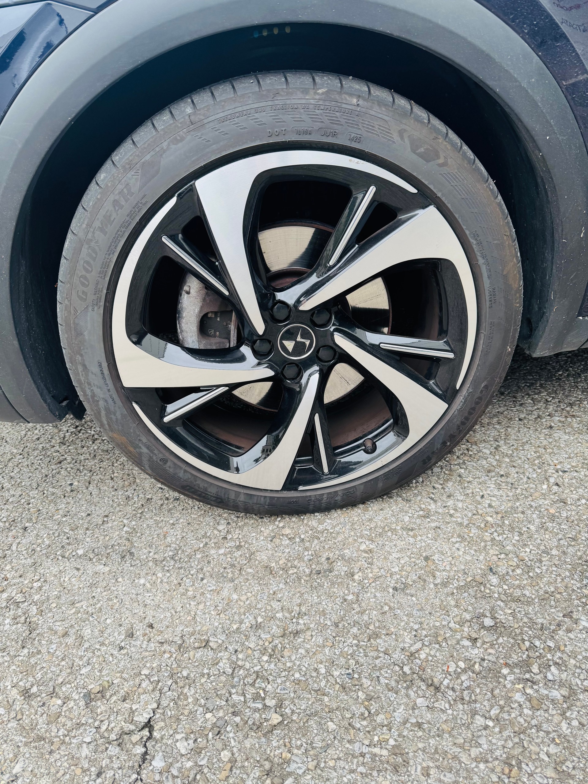DS AUTOMOBILES DS 7 Crossback E-Tense 300 4x4 Louvre-image-15