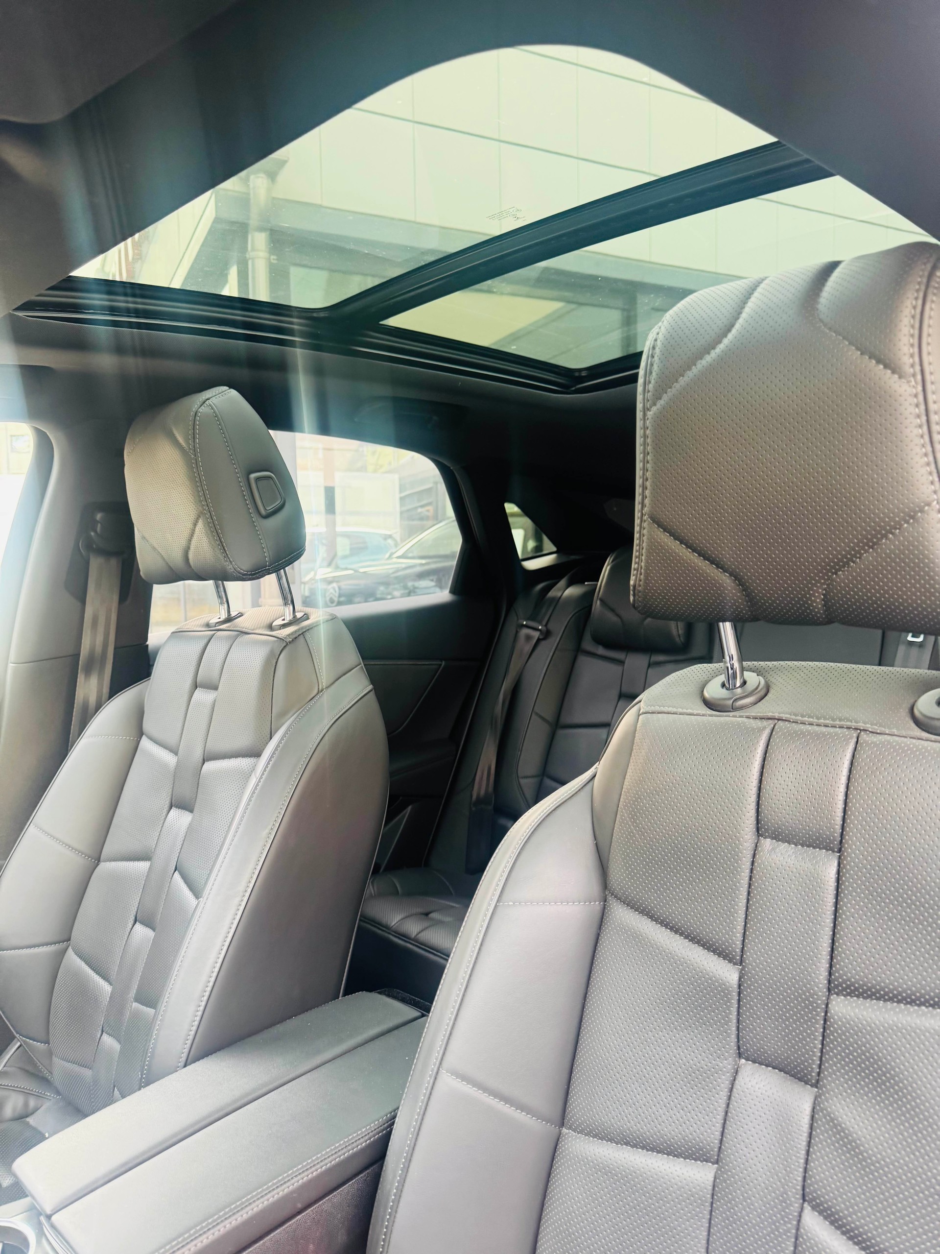 DS AUTOMOBILES DS 7 Crossback E-Tense 300 4x4 Louvre-image-10
