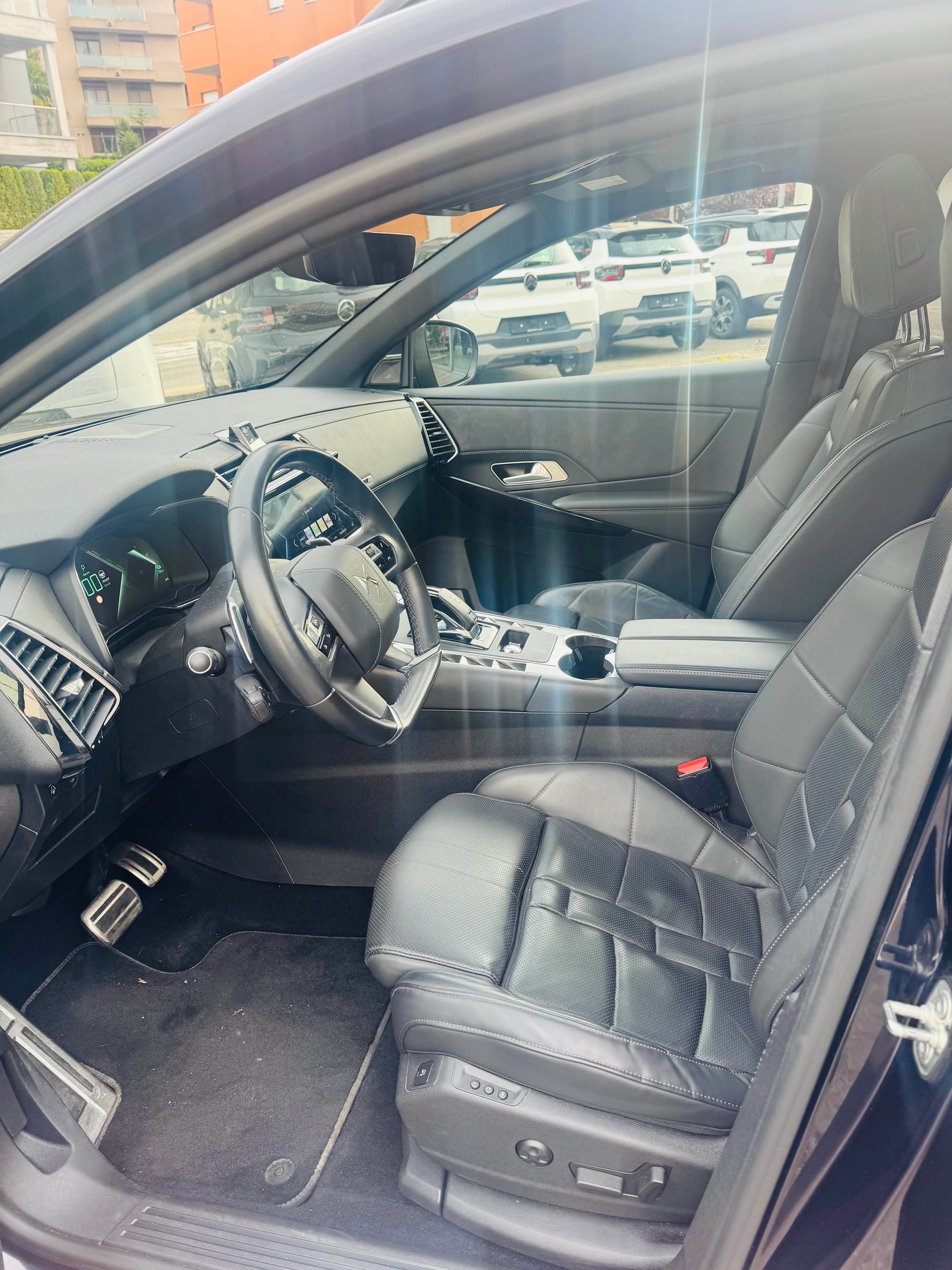 DS AUTOMOBILES DS 7 Crossback E-Tense 300 4x4 Louvre-image-8