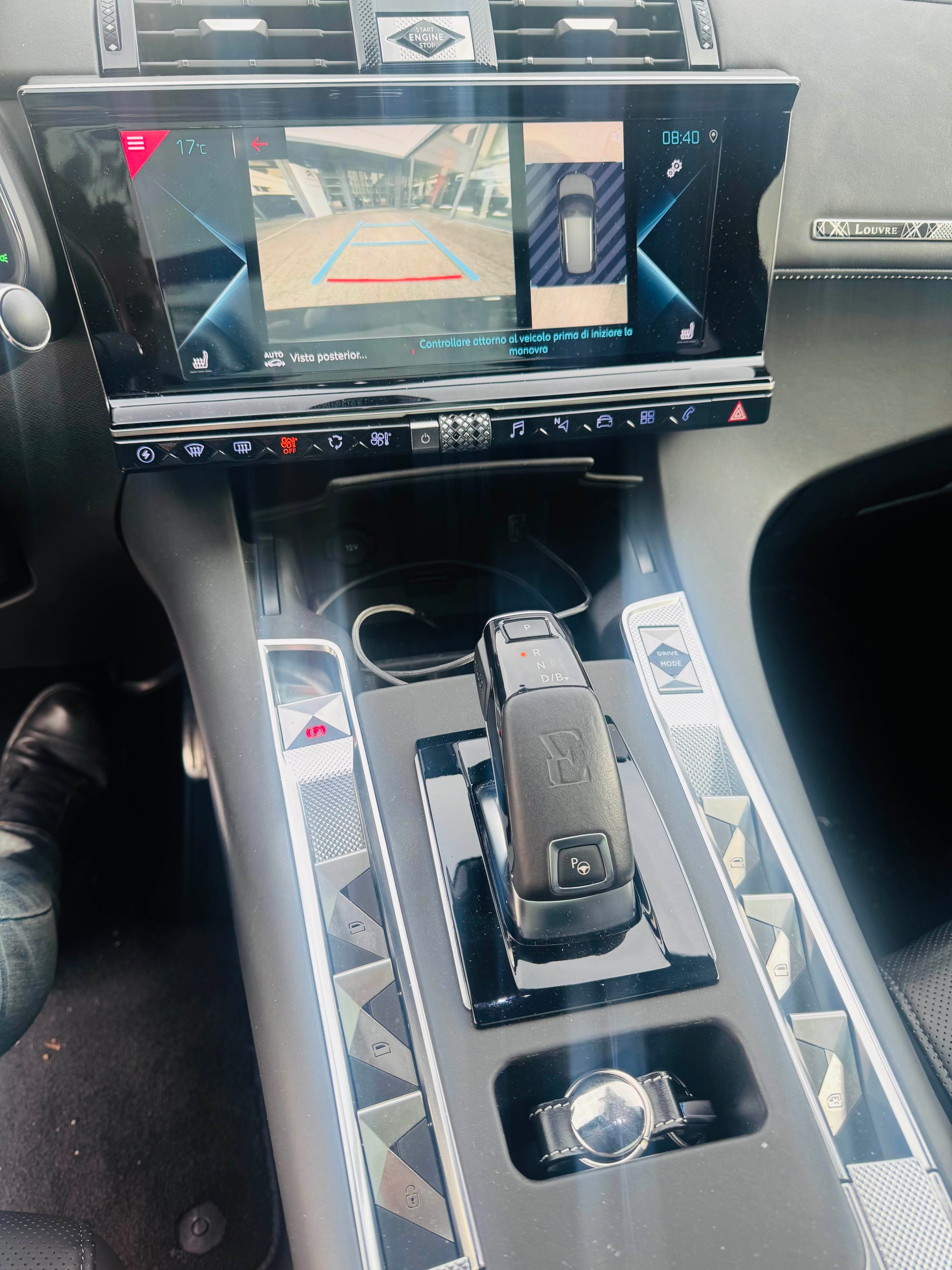 DS AUTOMOBILES DS 7 Crossback E-Tense 300 4x4 Louvre-image-13