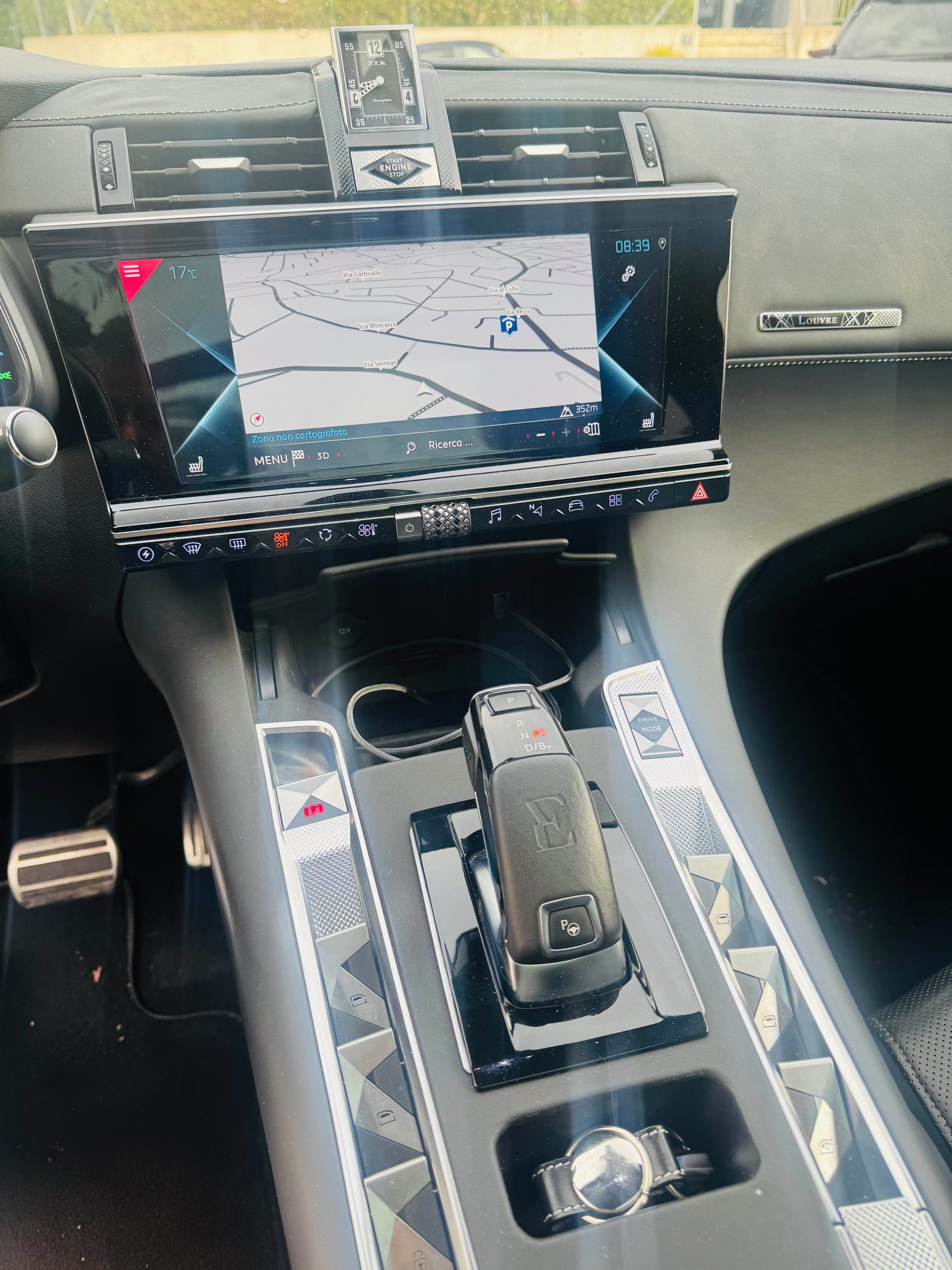 DS AUTOMOBILES DS 7 Crossback E-Tense 300 4x4 Louvre-image-12