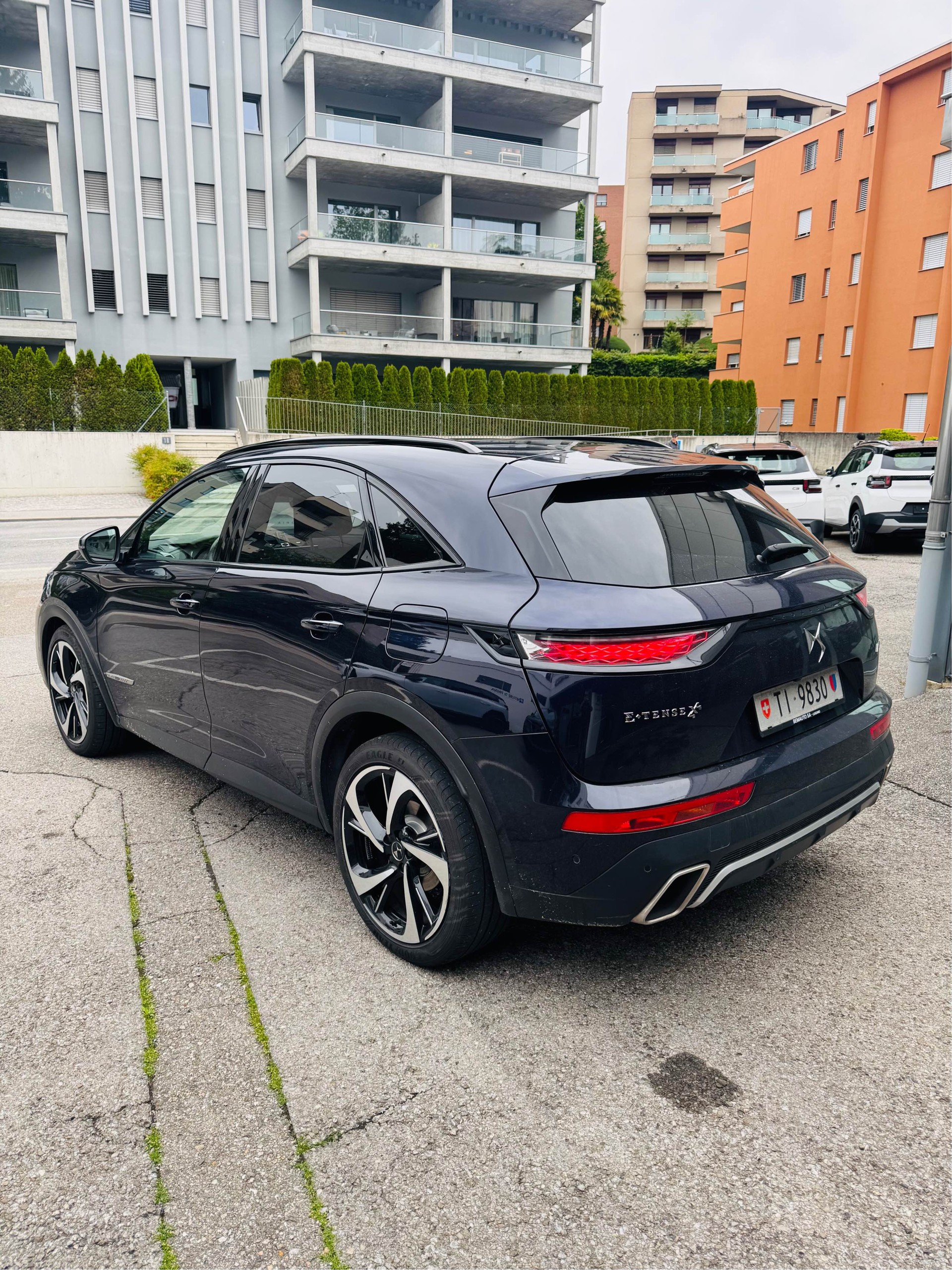 DS AUTOMOBILES DS 7 Crossback E-Tense 300 4x4 Louvre-image-3