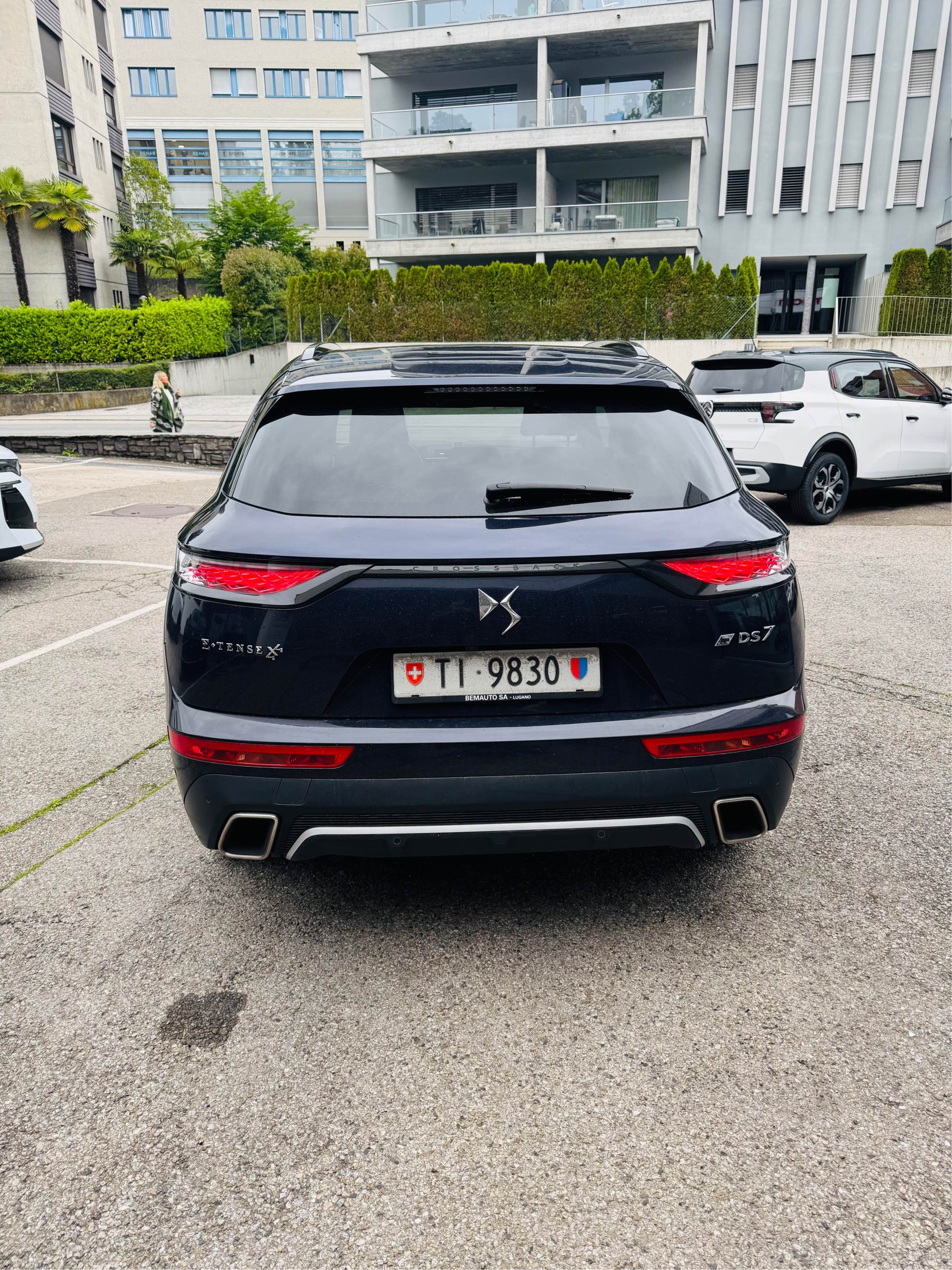 DS AUTOMOBILES DS 7 Crossback E-Tense 300 4x4 Louvre-image-4