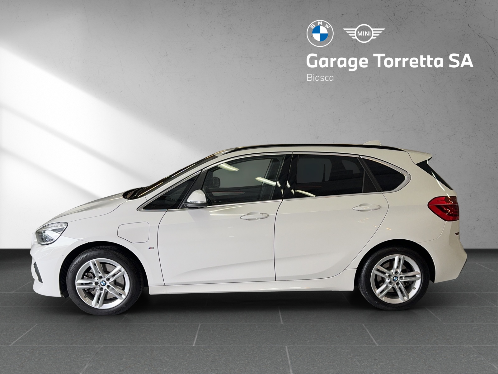 BMW 225xe iPerformance Active Tourer M Sport Steptronic-image-1
