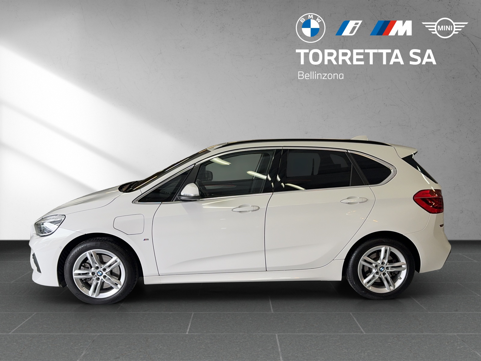 BMW 225xe iPerformance Active Tourer M Sport Steptronic-image-1