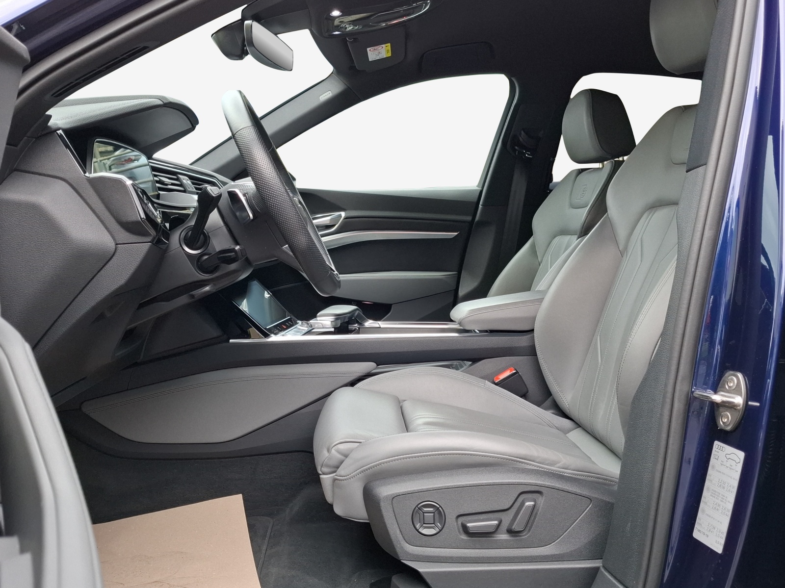 AUDI e-tron 55 Sportback S Line quattro-image-8
