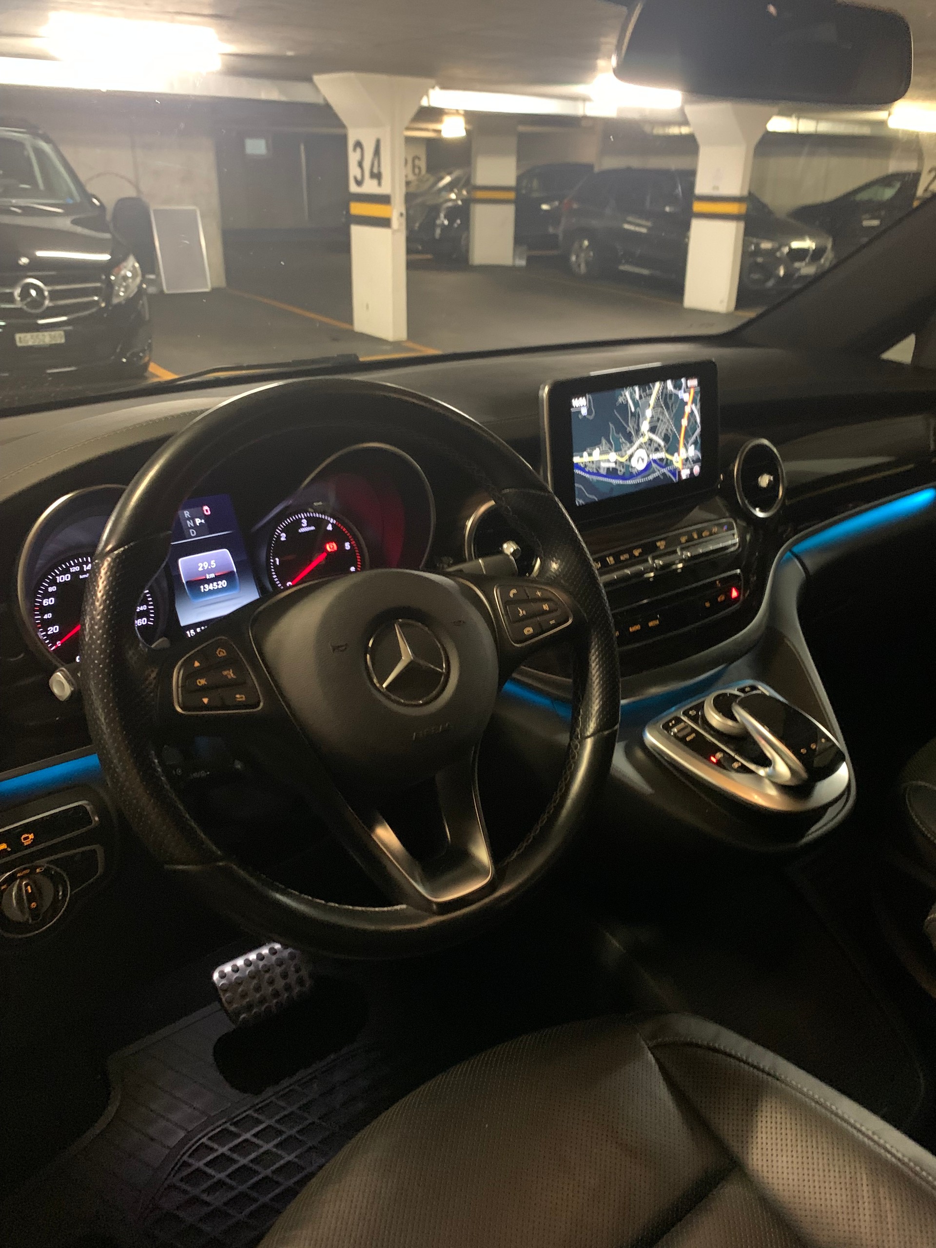 MERCEDES-BENZ V 250 d BlueTec Avant. lang 4m-image-2