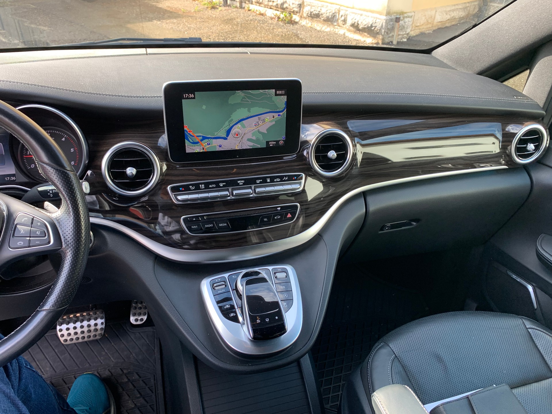 MERCEDES-BENZ V 250 d BlueTec Avant. lang 4m-image-5
