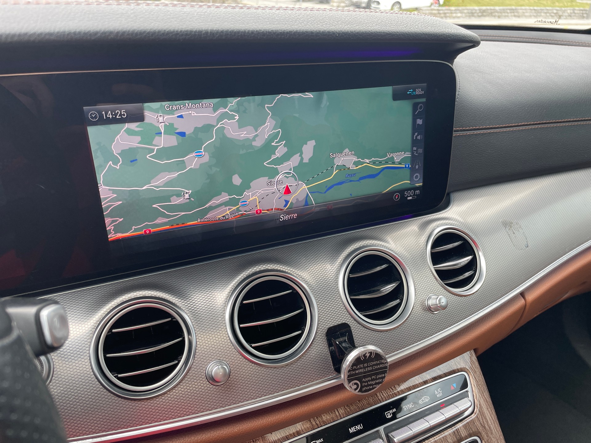 MERCEDES-BENZ E 220 d Swiss Star AMG Line 4Matic 9G-Tronic-image-15