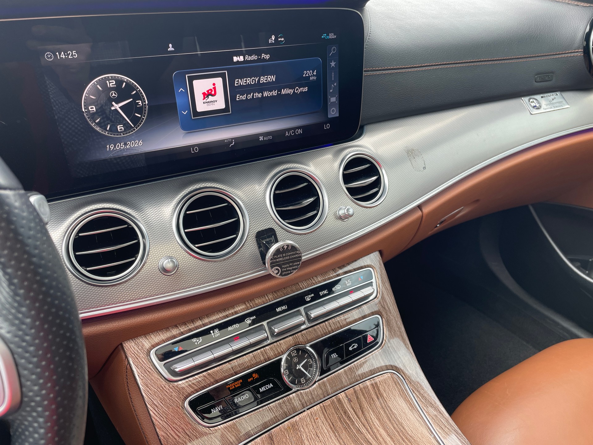 MERCEDES-BENZ E 220 d Swiss Star AMG Line 4Matic 9G-Tronic-image-14