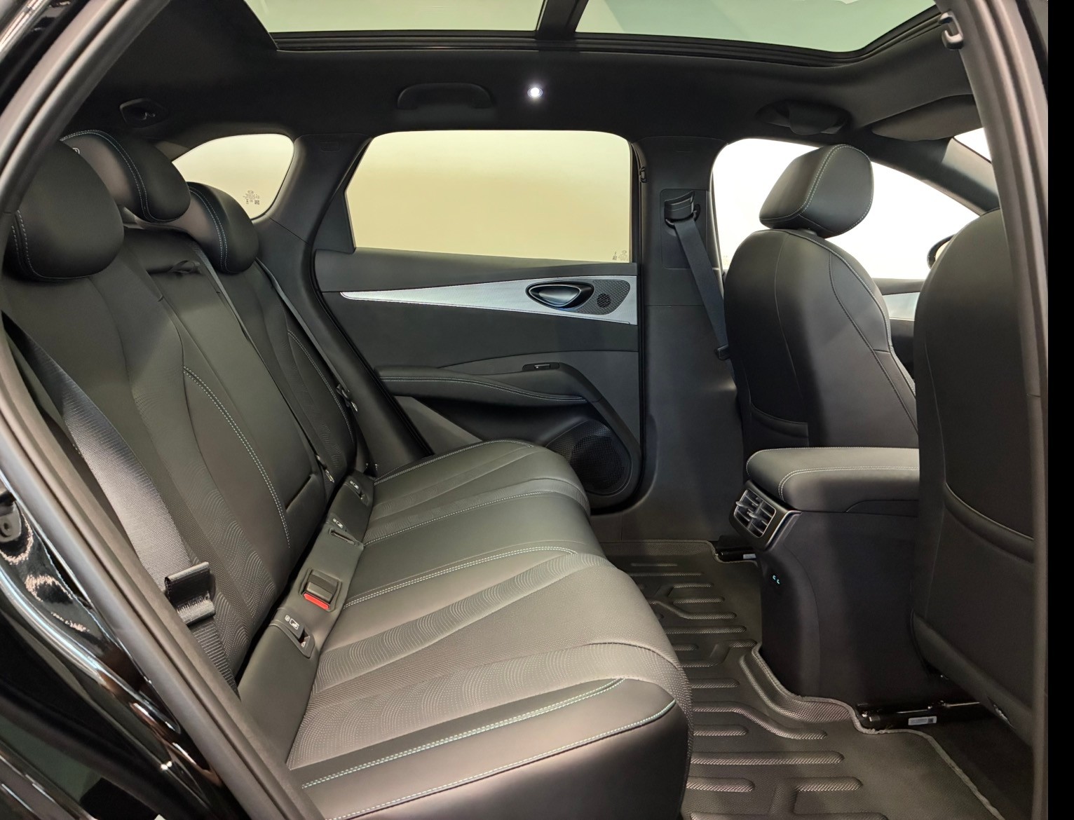BYD Seal 6 DM-i Touring Comfort-image-11